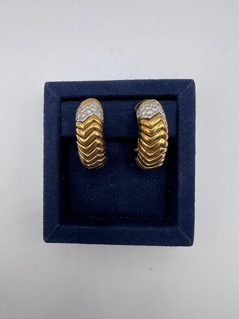 Round Cut 18-kt Yellow Gold with Round Pavé Diamonds Earrings For Sale