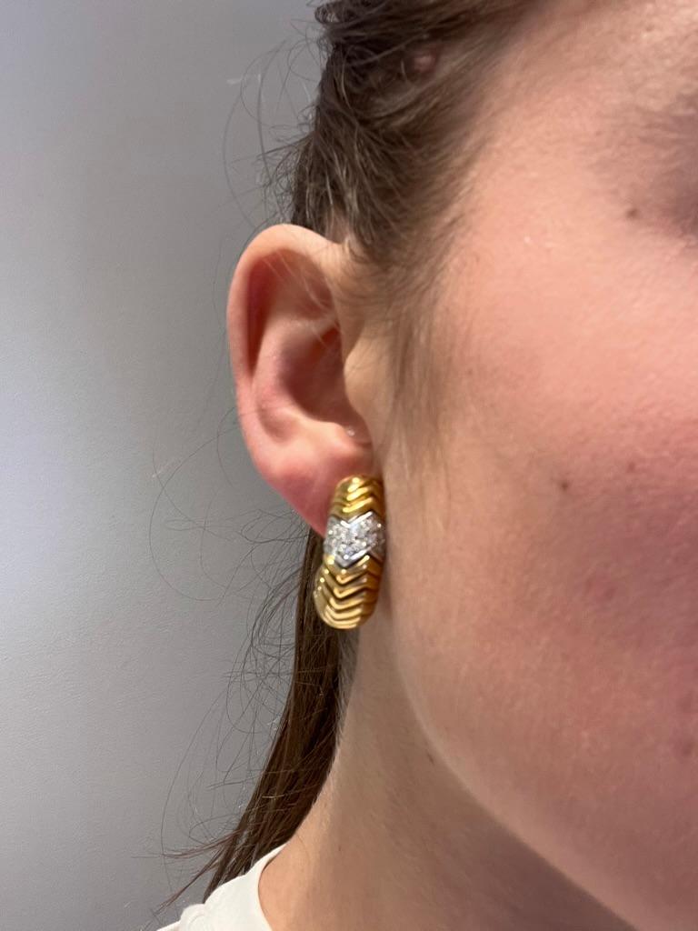 18-kt Yellow Gold with Round Pavé Diamonds Earrings For Sale 2