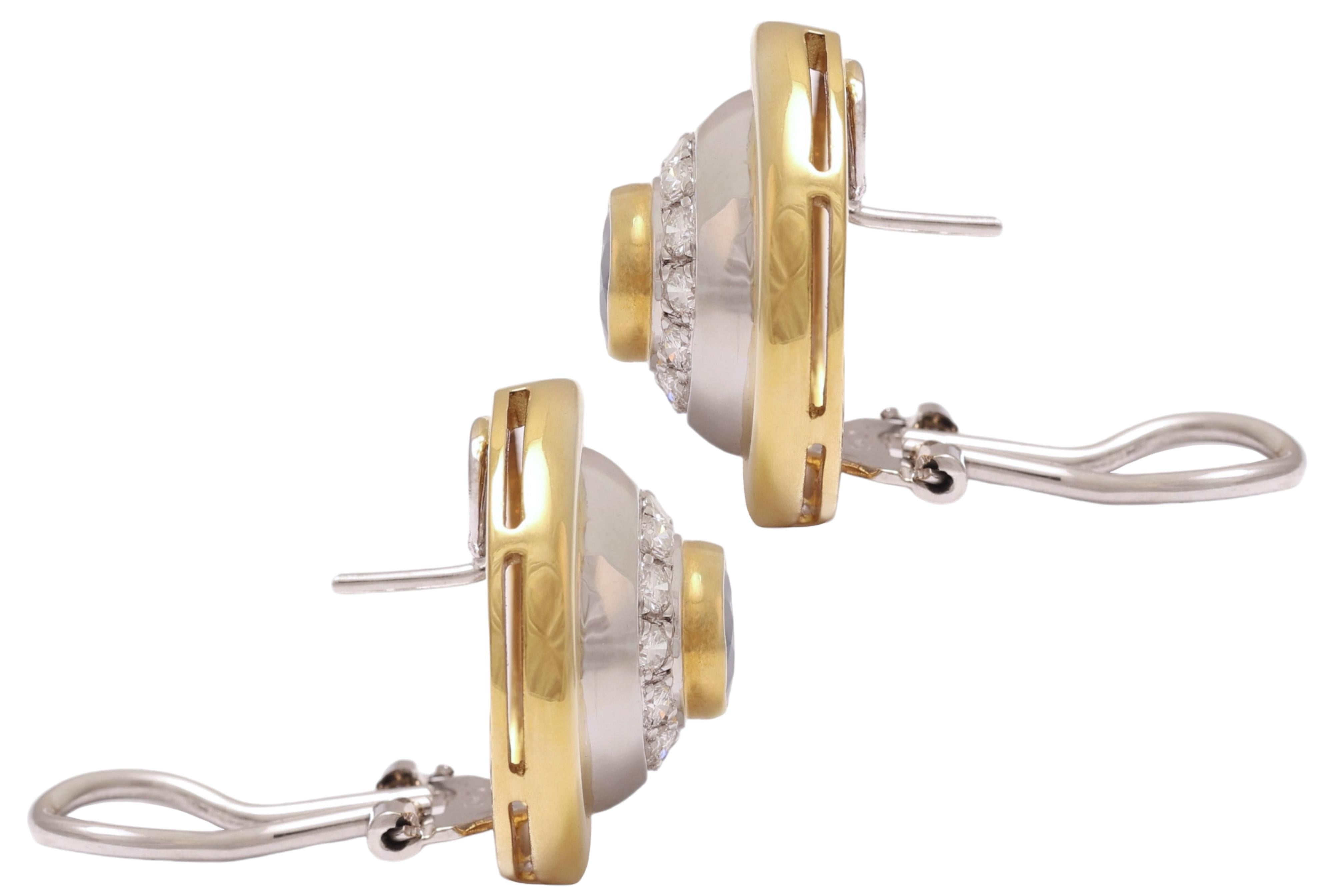 Orecchini a clip in oro giallo e bianco 18 Kt, zaffiri e diamanti da 2,2 carati in vendita 1