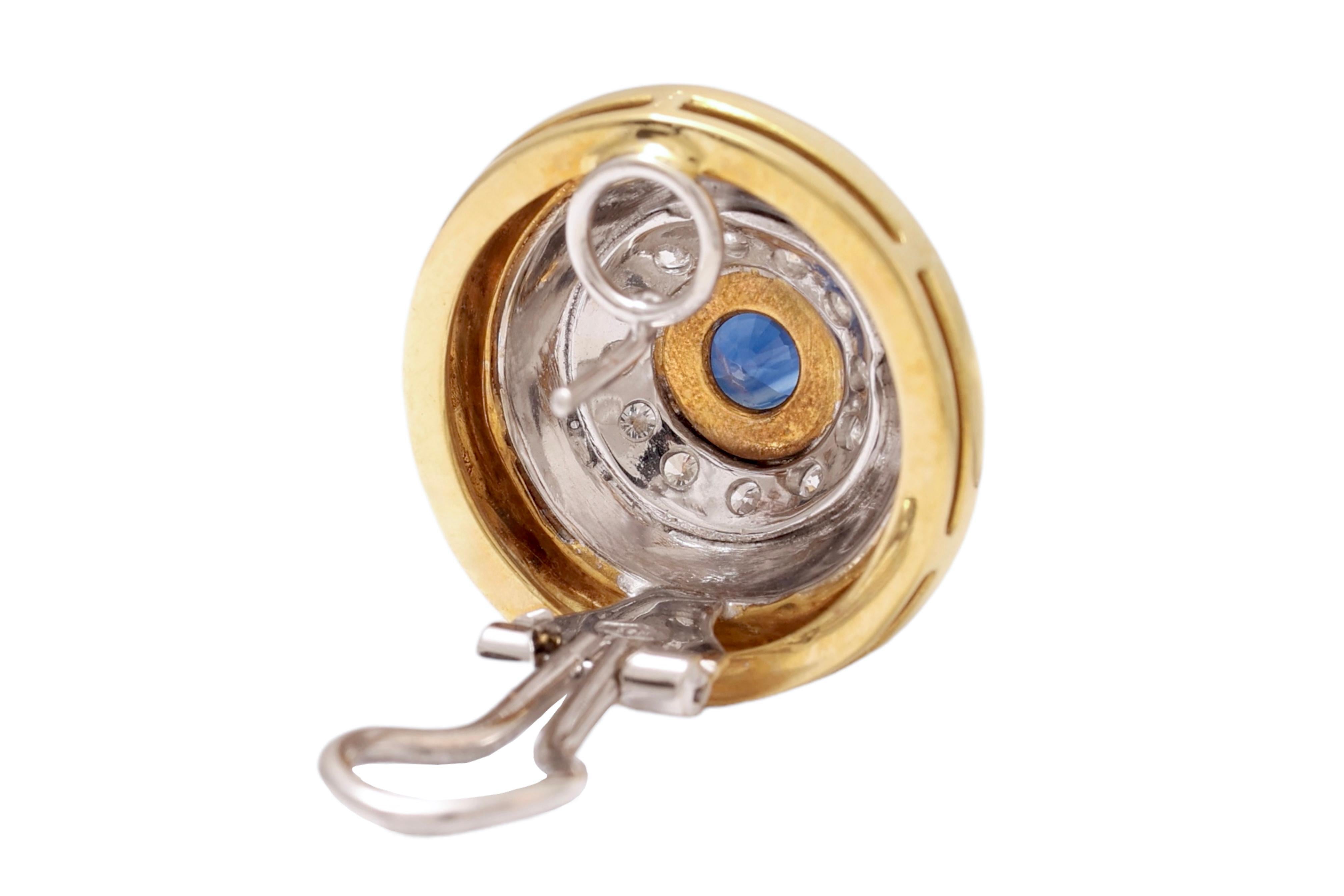 Orecchini a clip in oro giallo e bianco 18 Kt, zaffiri e diamanti da 2,2 carati in vendita 2