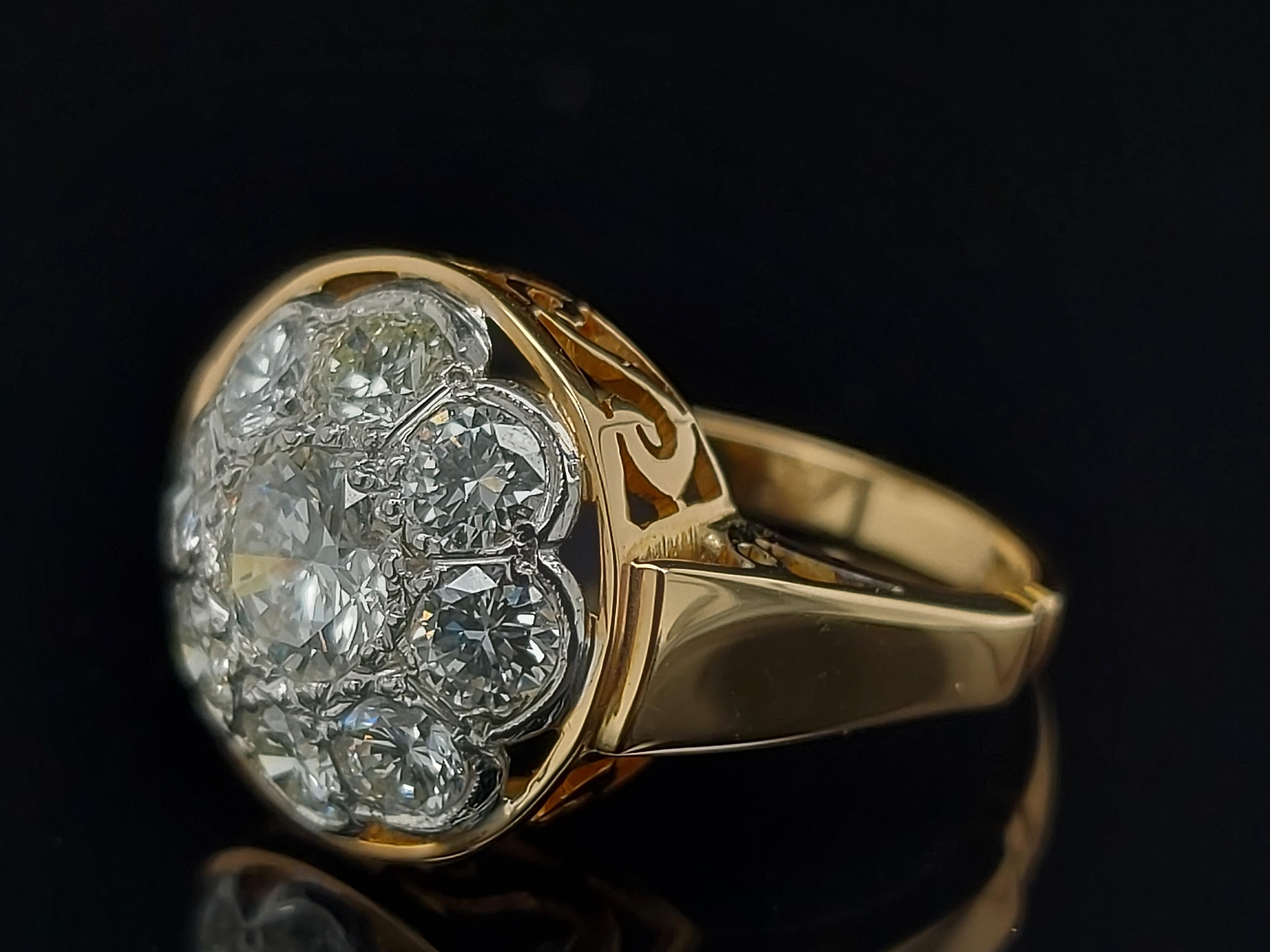 18 Karat Yellow / White Gold Vintage Ring with 2.35 Carat Brilliant Cut Diamonds For Sale 7