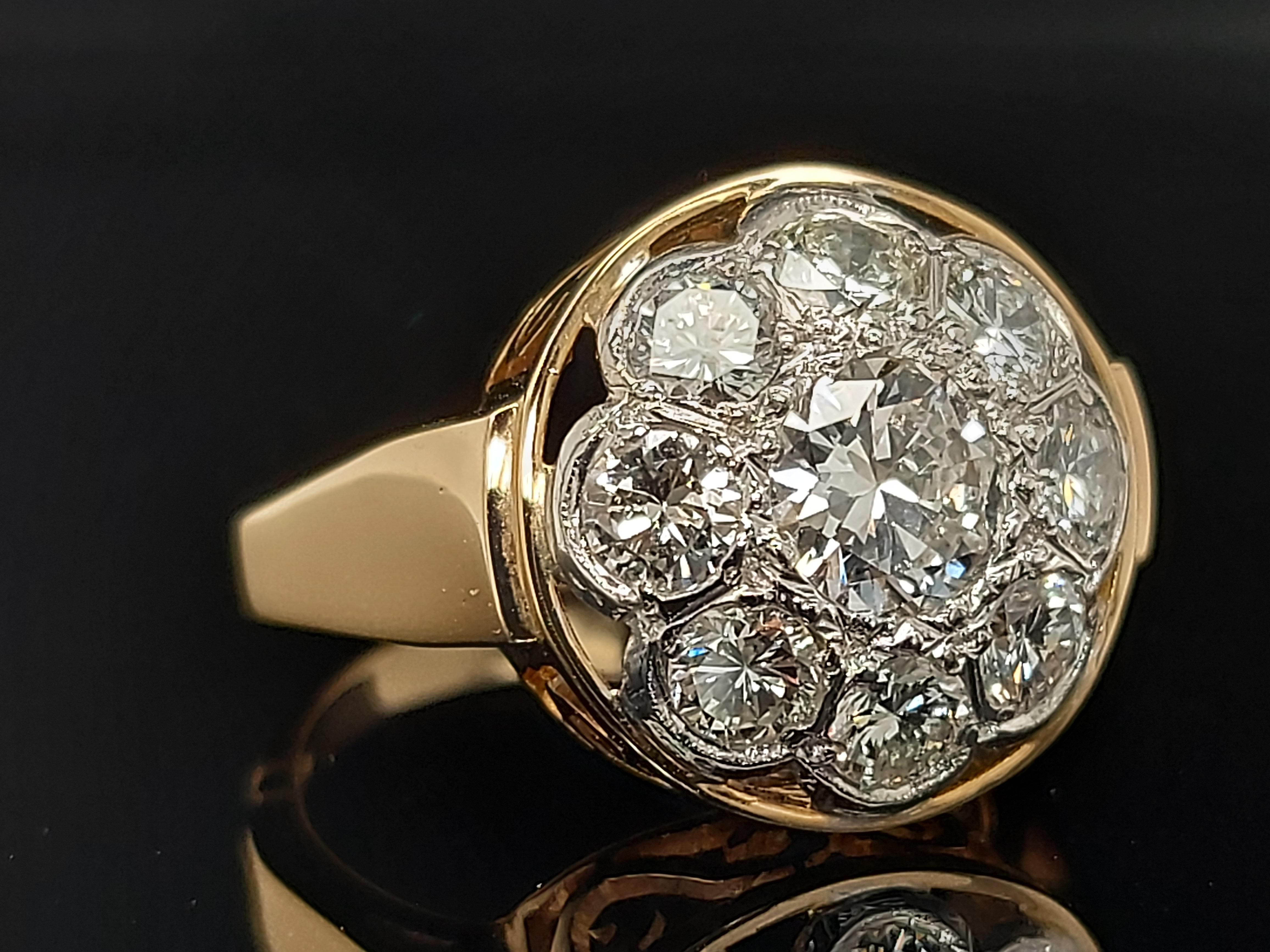 18 Karat Yellow / White Gold Vintage Ring with 2.35 Carat Brilliant Cut Diamonds In Excellent Condition For Sale In Antwerp, BE
