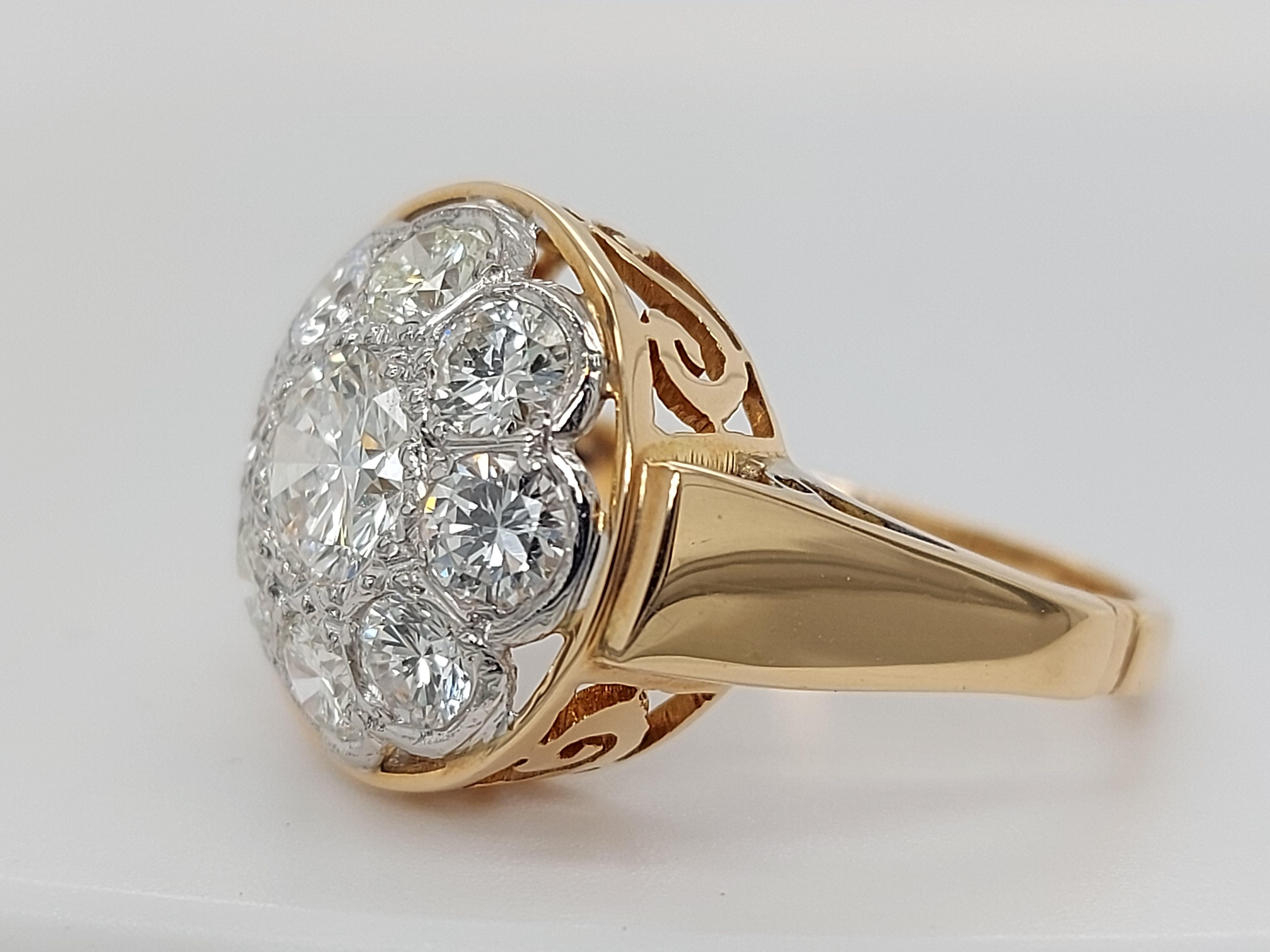 18 Karat Yellow / White Gold Vintage Ring with 2.35 Carat Brilliant Cut Diamonds For Sale 2