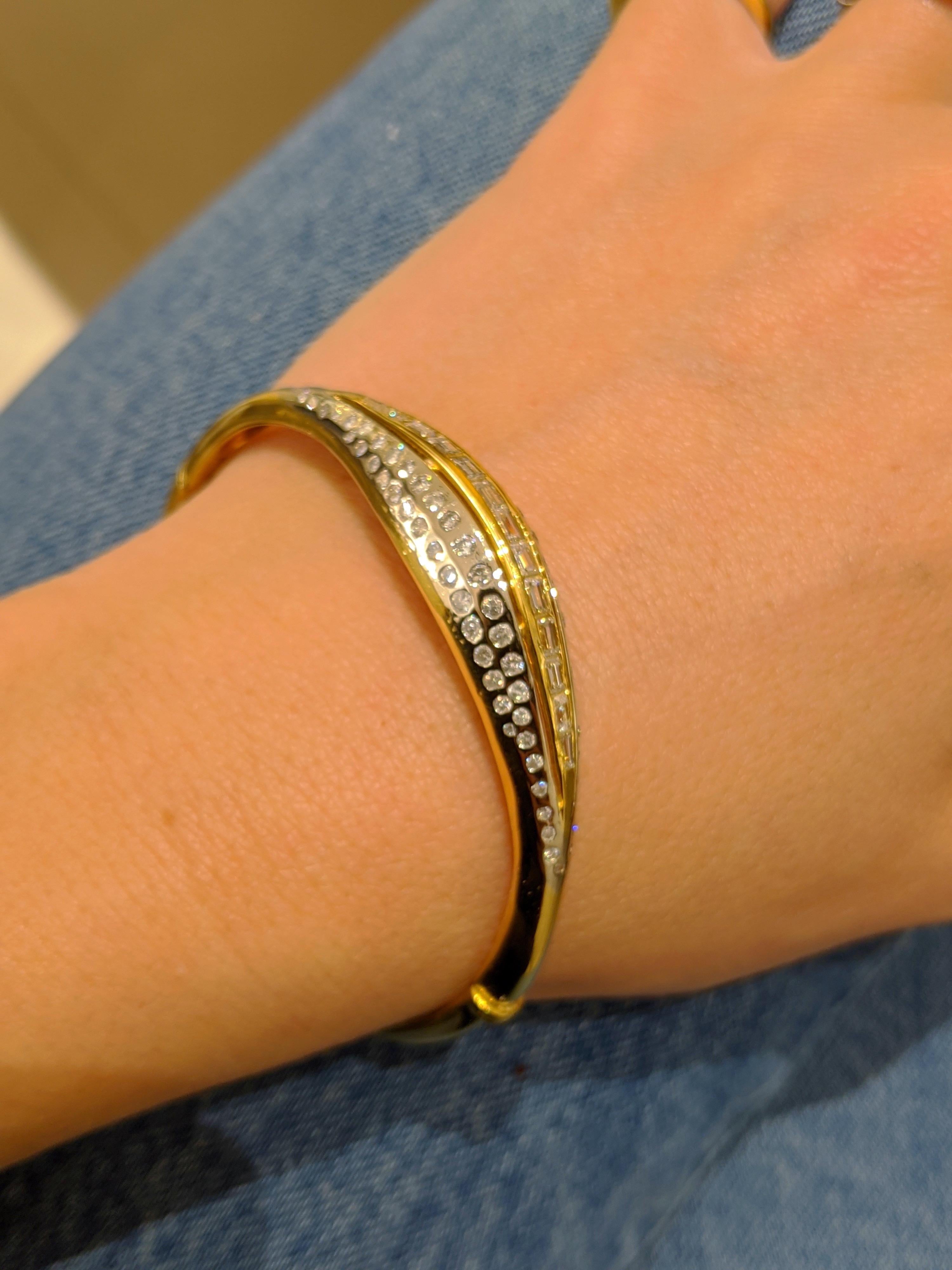 18 KT YG/WG Bangle Bracelet with 3.40 Carat Round and Baguette Diamonds For Sale 4