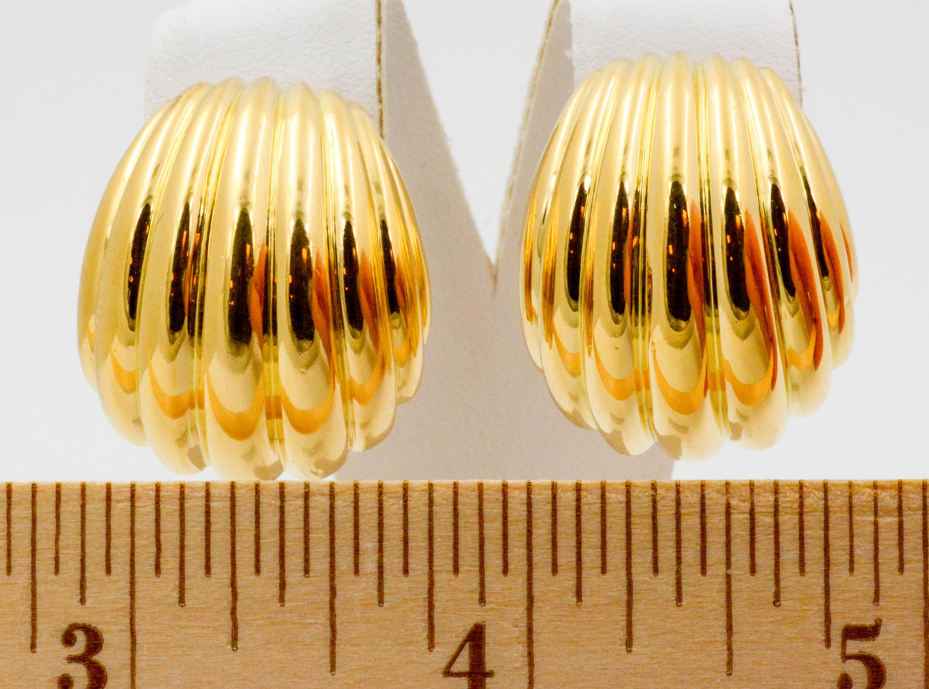 18 Karat Yellow Gold Clam Shell Clip-On Earrings 2