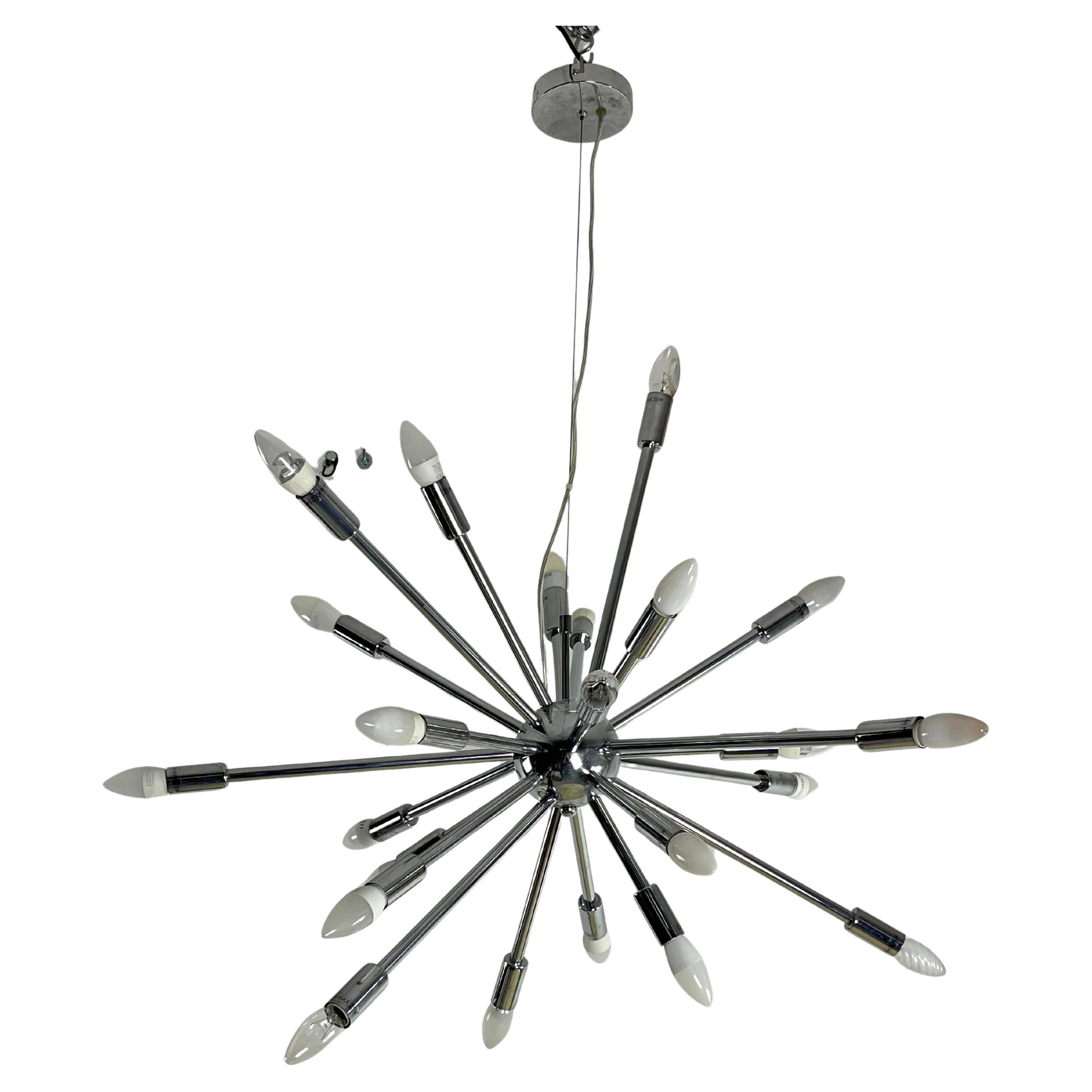 Lampadario a 18 luci modello Sputnik nello stile di Oscar Torlasco