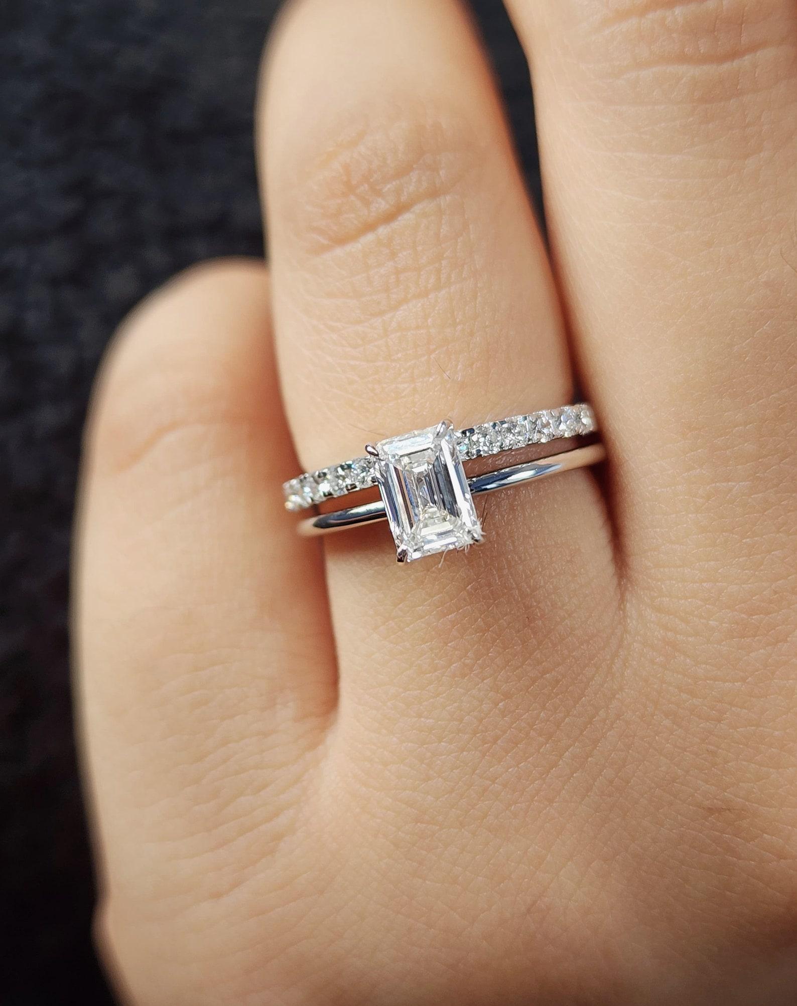 1.8 mm Moissanite Half Eternity Pave Wedding Band For Women 925 Sterling Silver. en vente 6