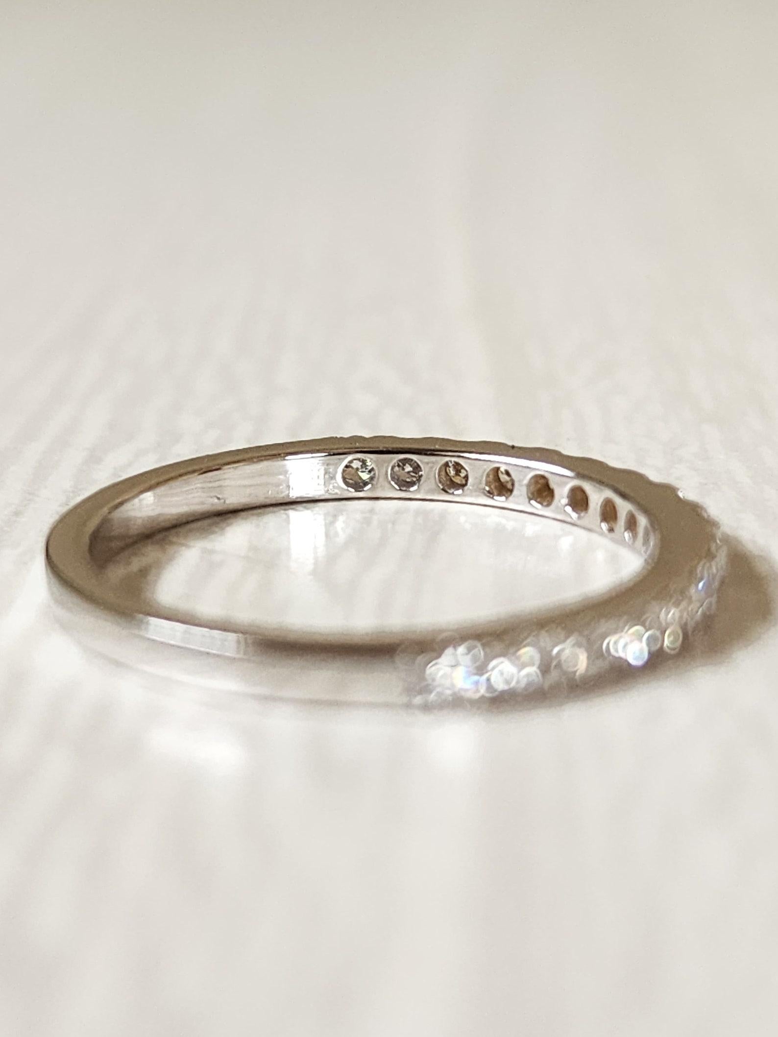 1.8 mm Moissanite Half Eternity Pave Wedding Band For Women 925 Sterling Silver. en vente 2