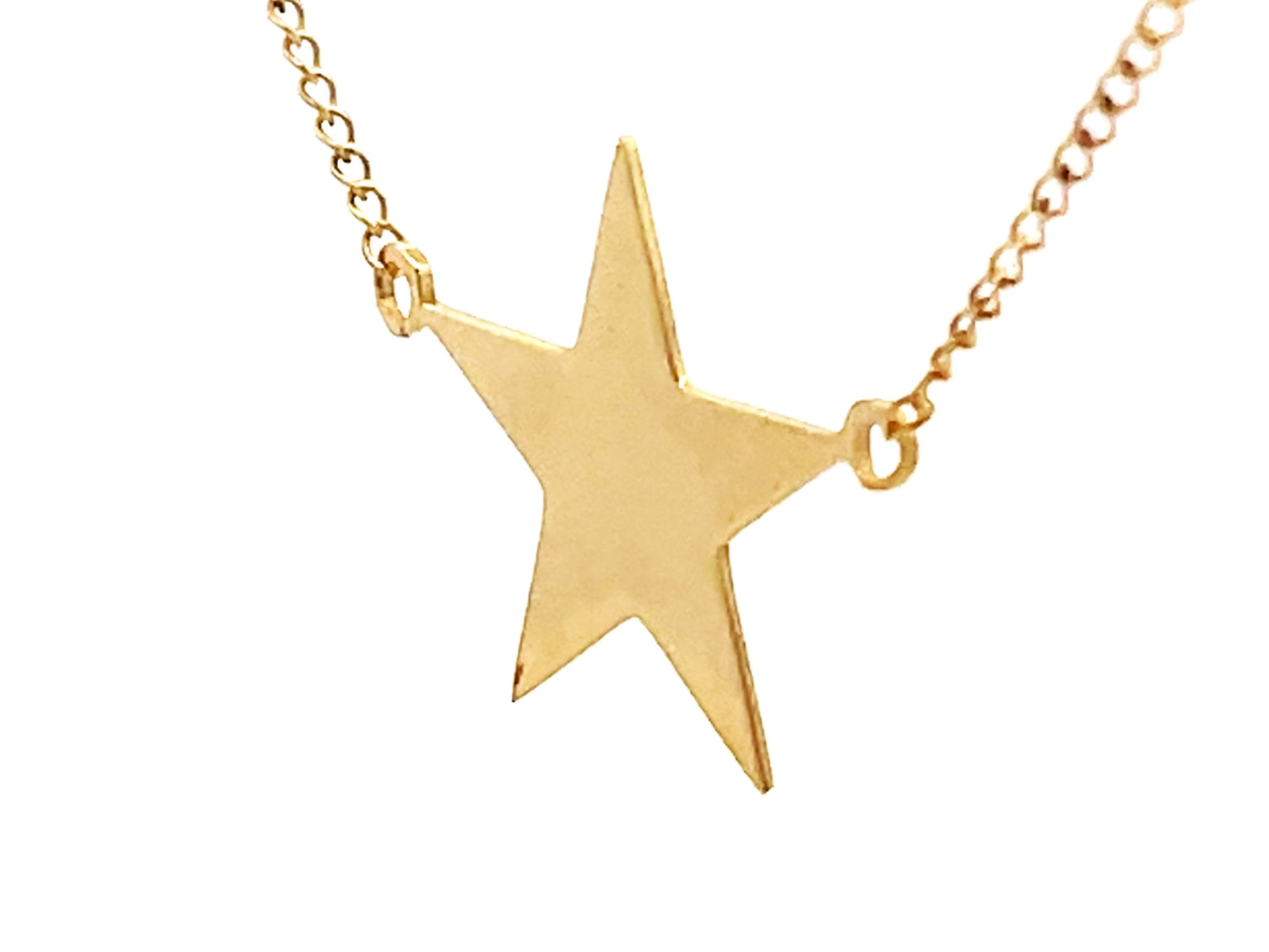 Star Necklace in 14k Yellow Gold In Excellent Condition For Sale In Honolulu, HI