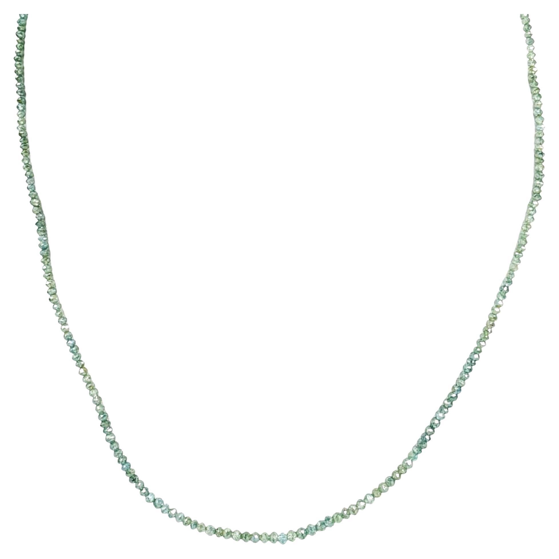 Collana da 18" con diamanti verdi naturali (13,00 carati) in oro bianco 14 carati