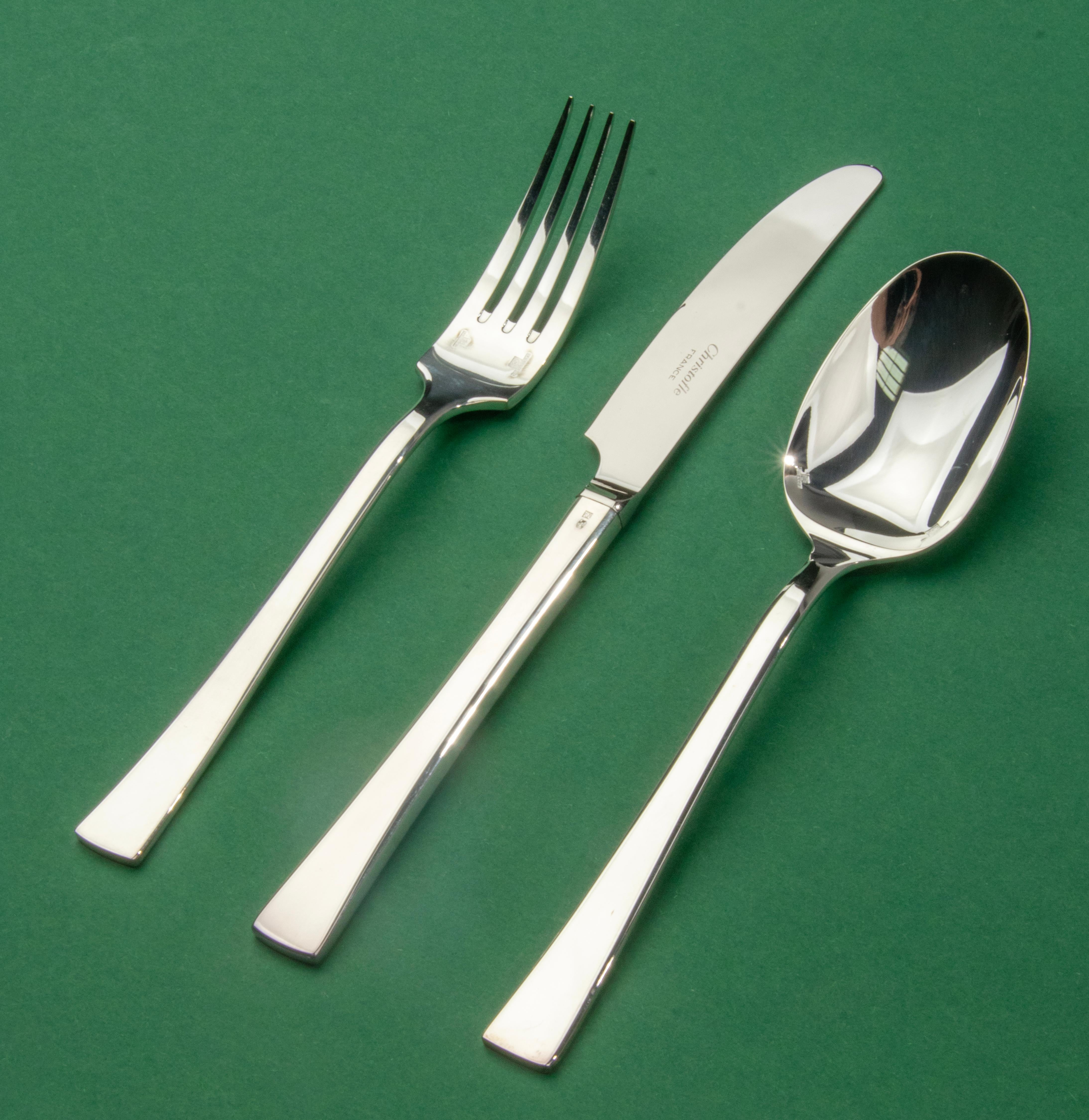 18-Piece Set Silver Plated Flatware - Christofle France - Model Concorde In Good Condition In Casteren, Noord-Brabant