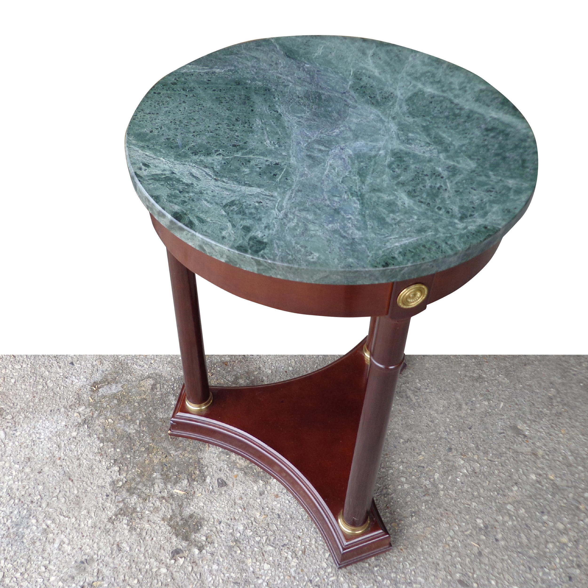 North American Regency Style Marble Pedestal Side Table For Sale