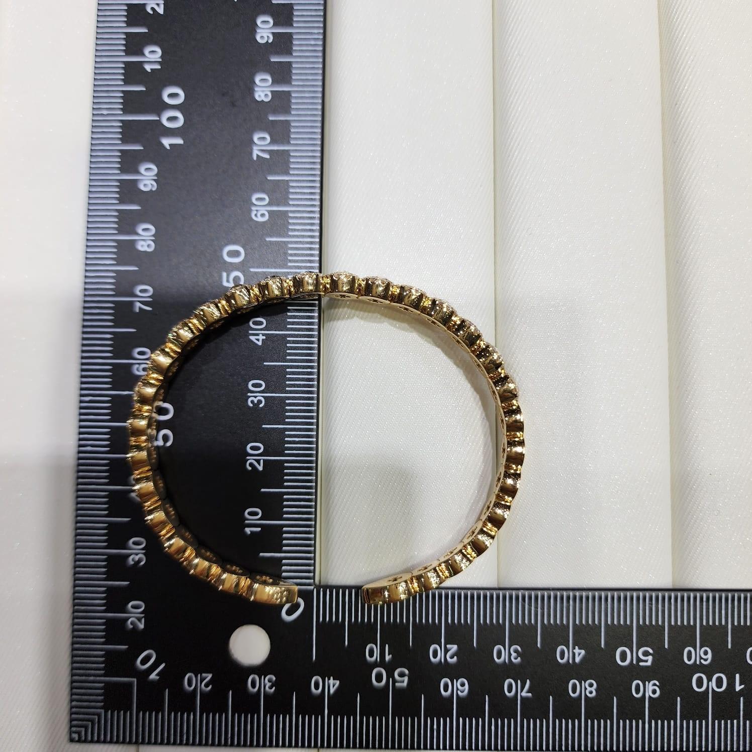 1.68 Carat Rose Cut Diamond Open Cuff Bangle Bracelet in 18 Karat Yellow Gold For Sale 3
