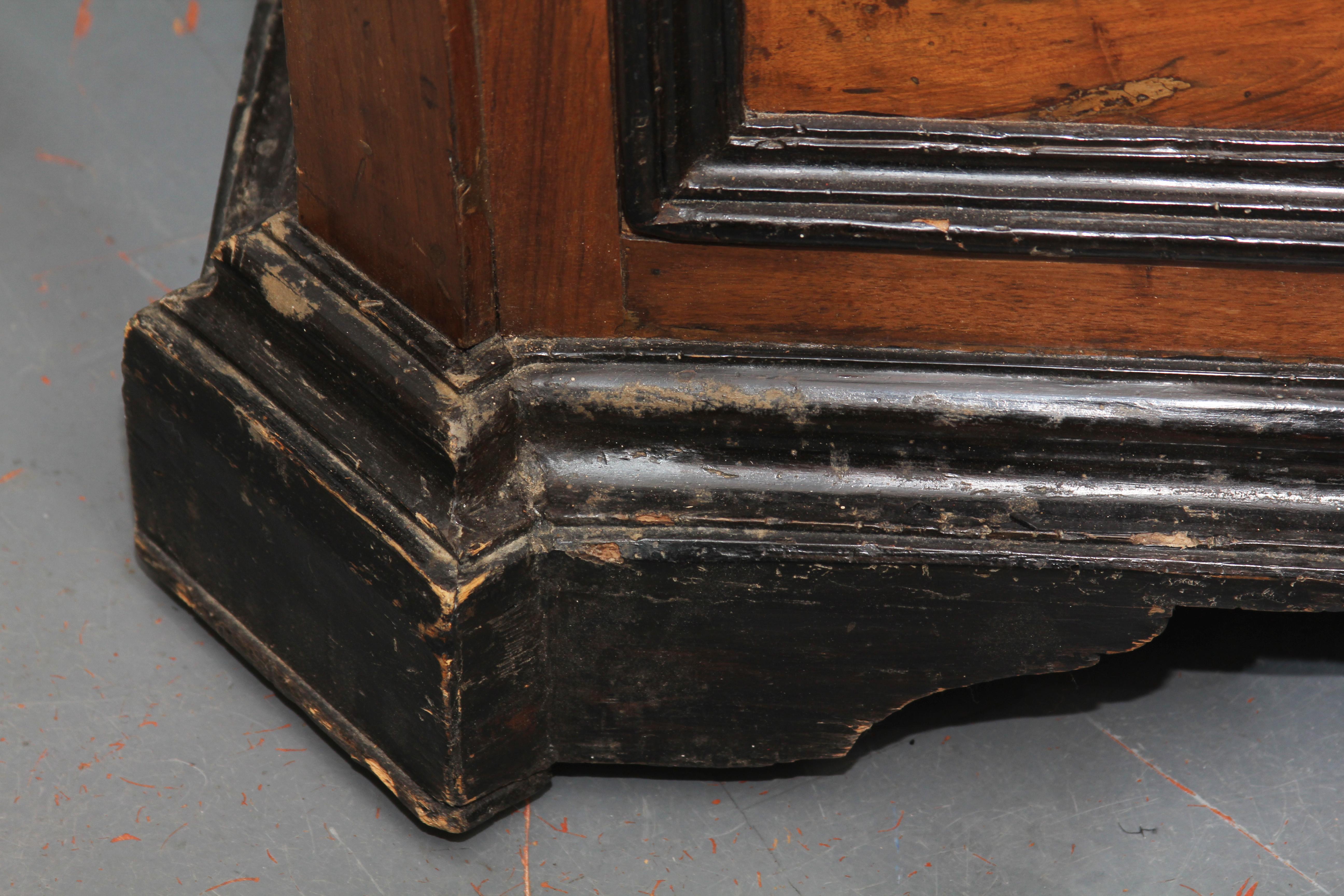 18th Century Dutch Chest with Silk Lined Drawers In Good Condition For Sale In Seattle, WA