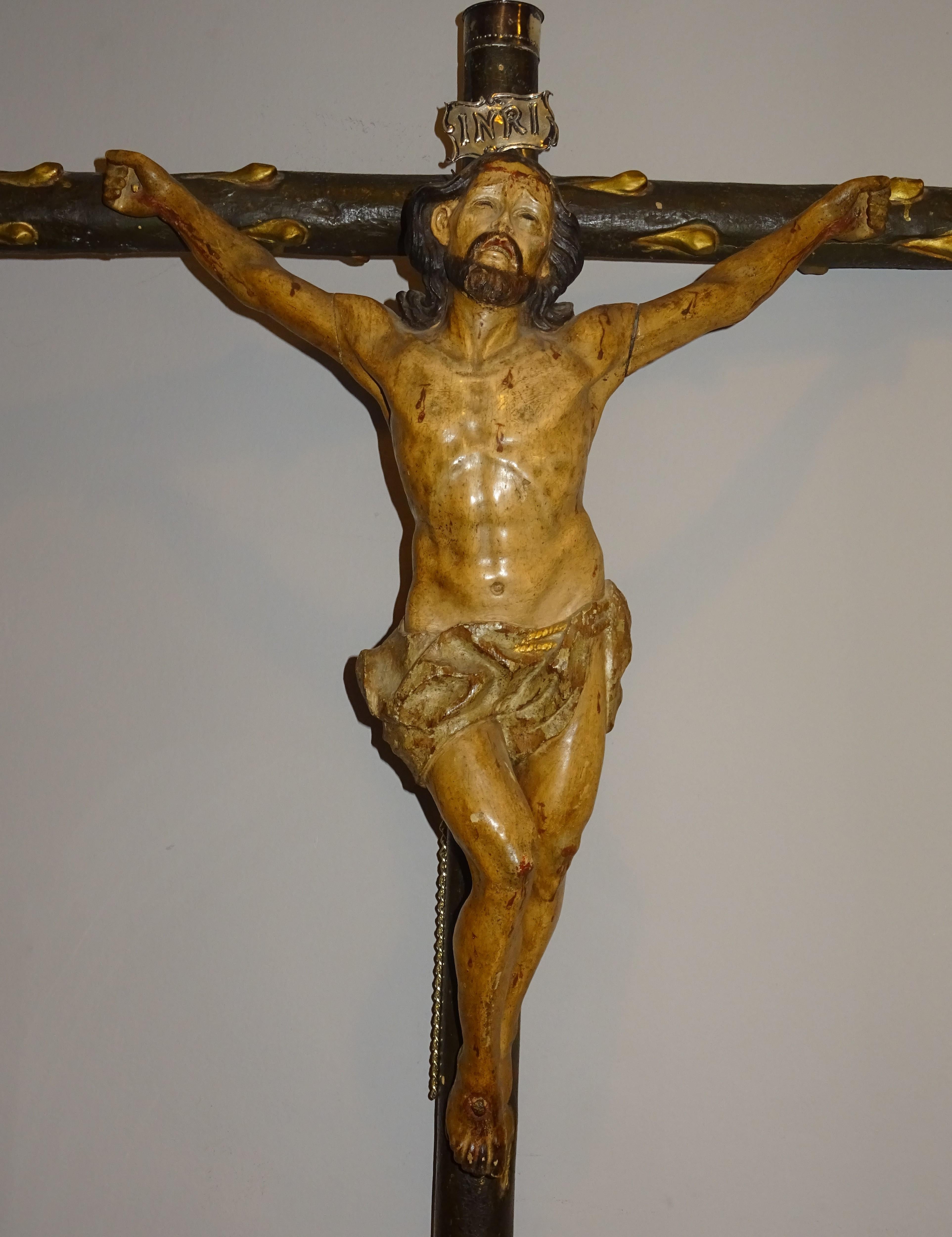Baroque Crucified philippin du 18e siècle  Le Christ  Sculpture en bois sculpté  en vente