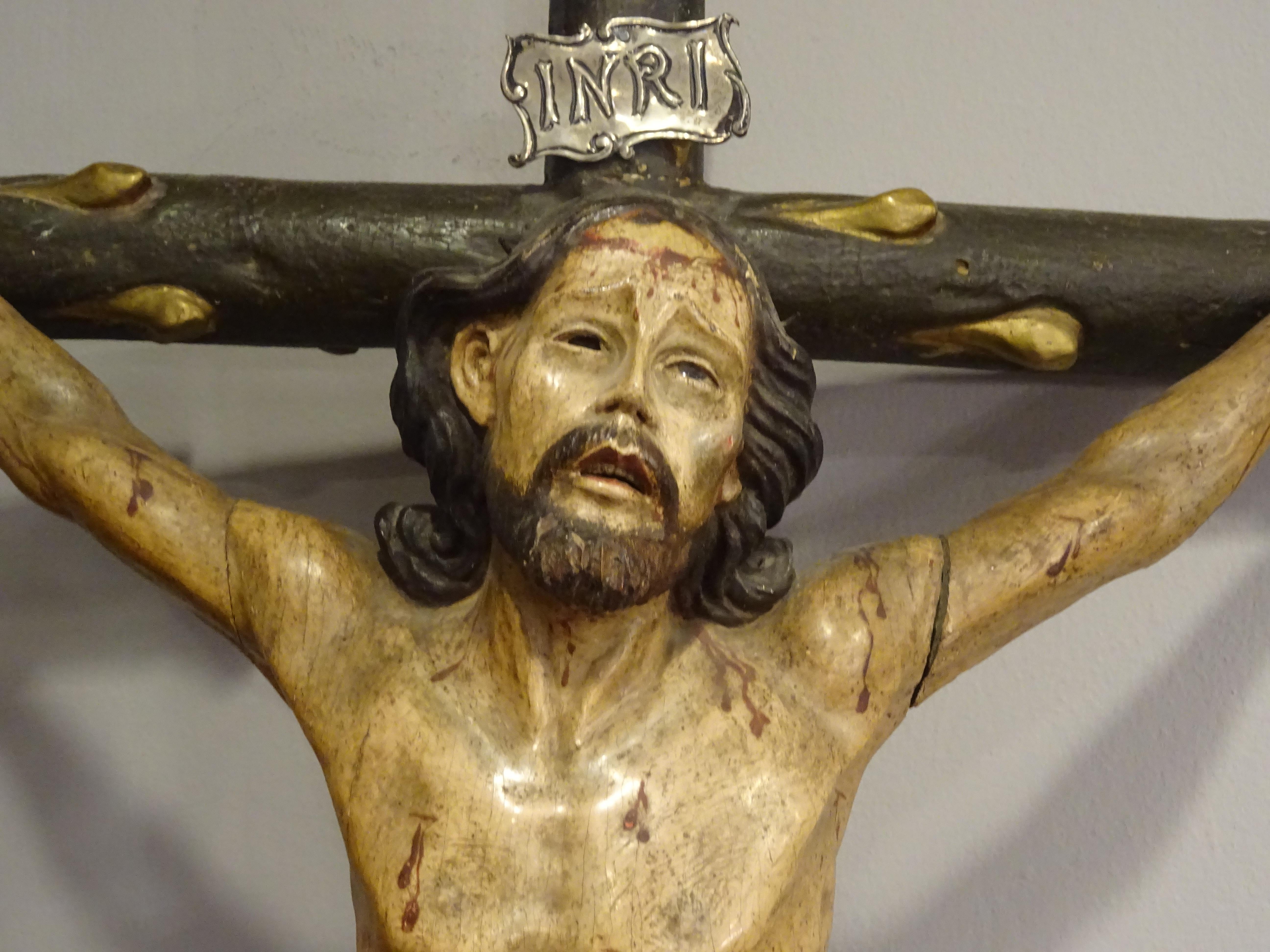 Argent Crucified philippin du 18e siècle  Le Christ  Sculpture en bois sculpté  en vente