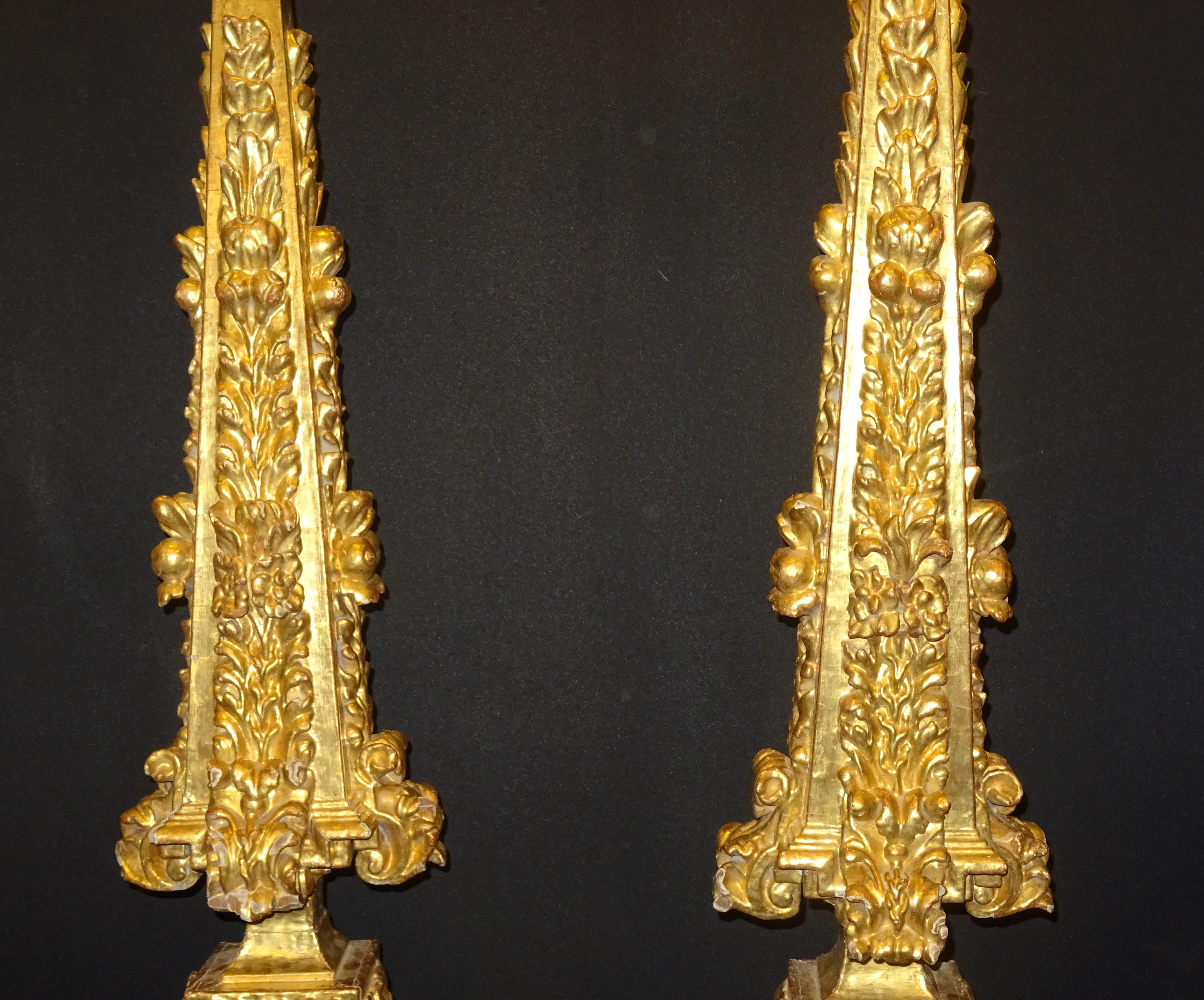 18th Century Spanish Baroque Carved and Gild Wood Couple of Pilaster 7