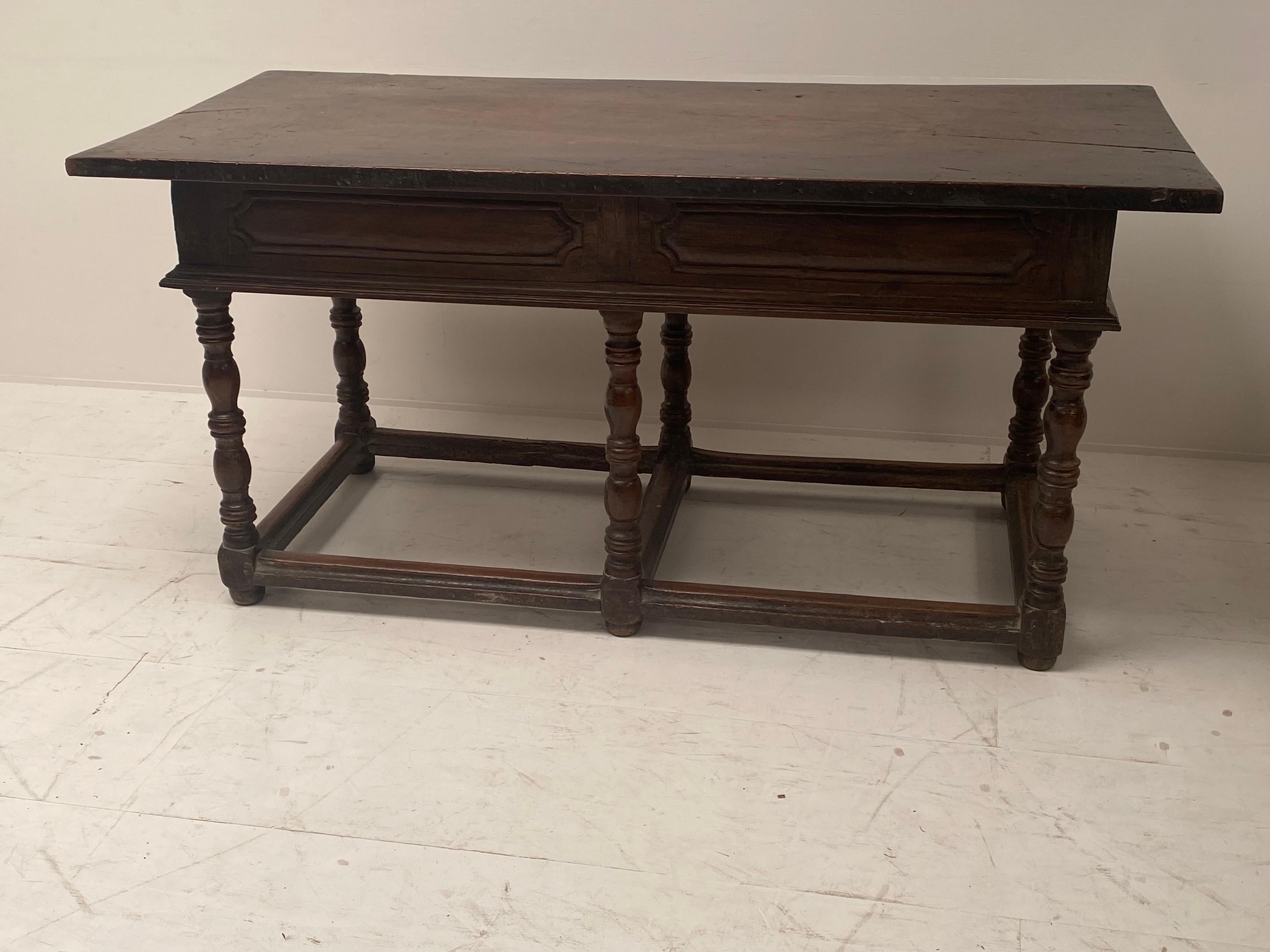 Antique 18th Century Chestnut Spanish Table with 3 drawers For Sale 8