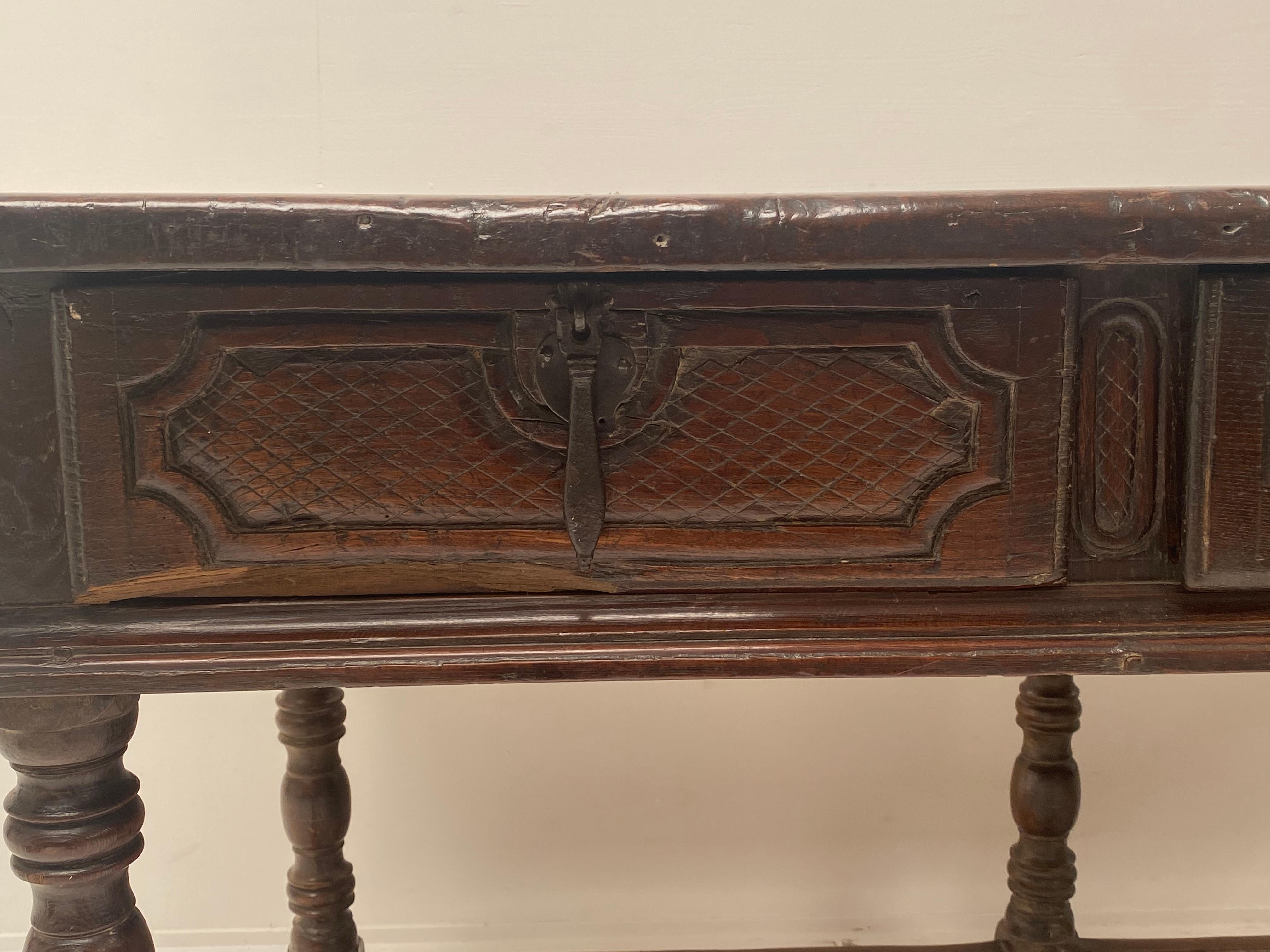Antique 18th Century Chestnut Spanish Table with 3 drawers For Sale 2