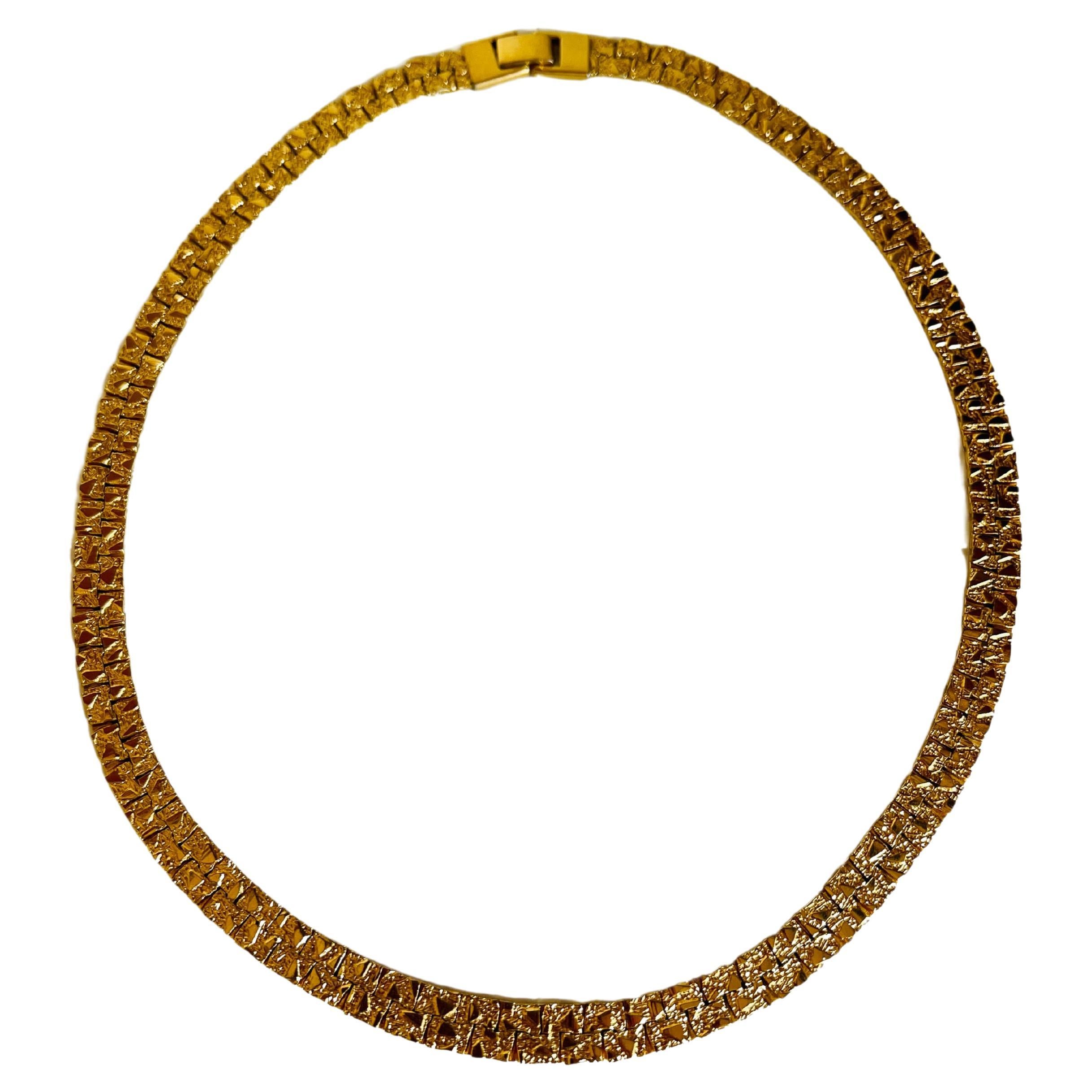 18" Vintage 7.5 mm Gold Plate Nugget Style Flat Chain Choker Necklace For Sale