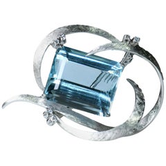 18 White Gold Aquamarine and Diamond Brooch