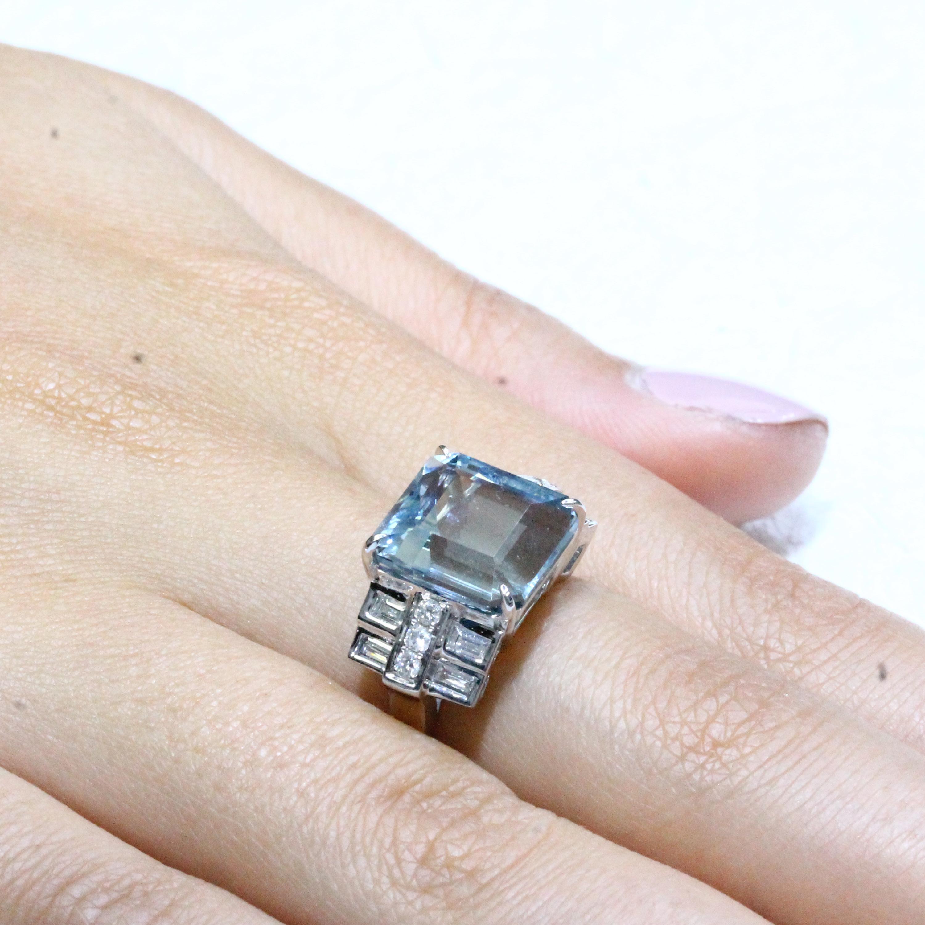 Square Cut 18 White Gold Karat Gold Square Aquamarine Cocktail Ring with Baguette Diamonds For Sale