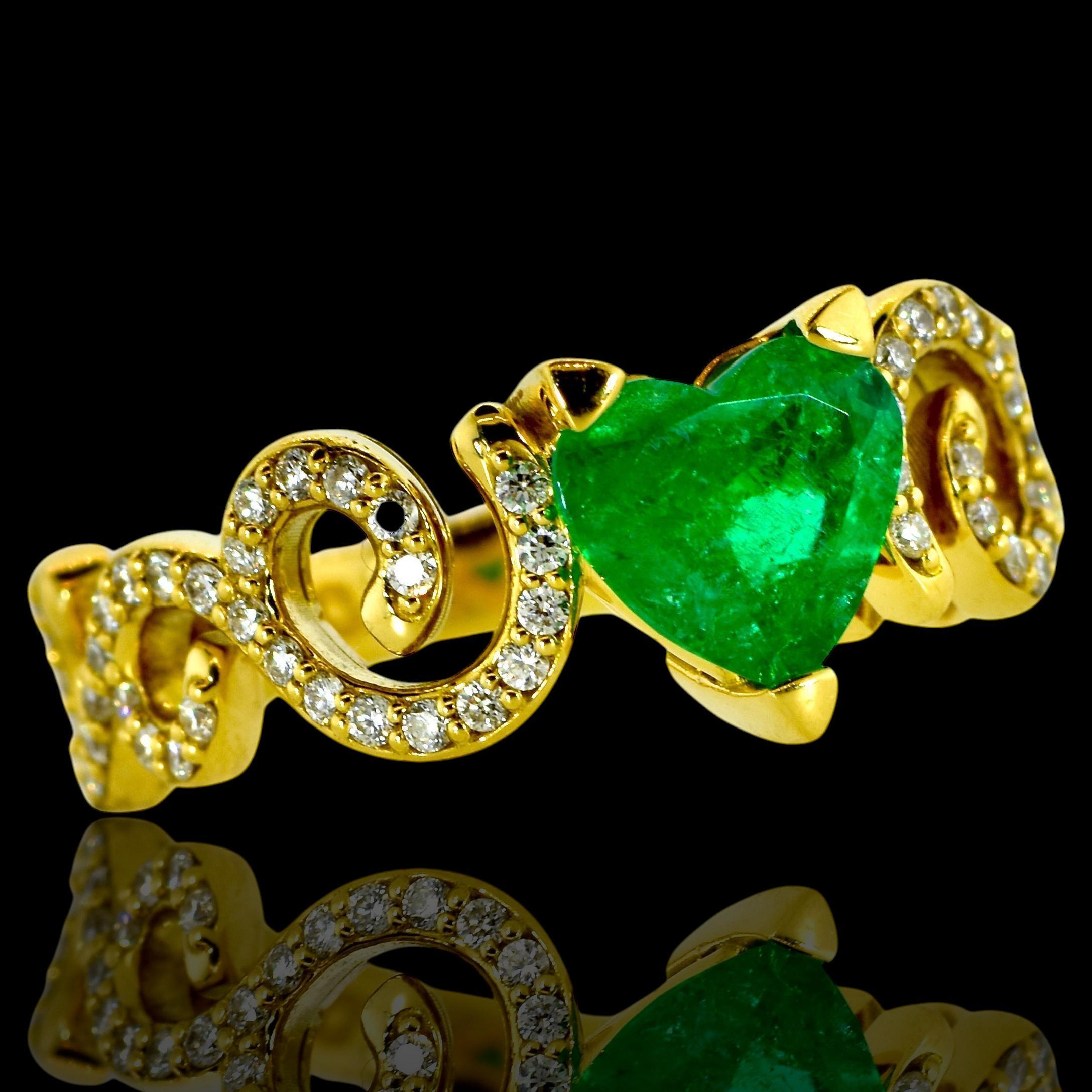 18 yellow gold,  Fine Vivid Green Emerald and White Diamond Contemporary Ring In Excellent Condition In Aspen, CO