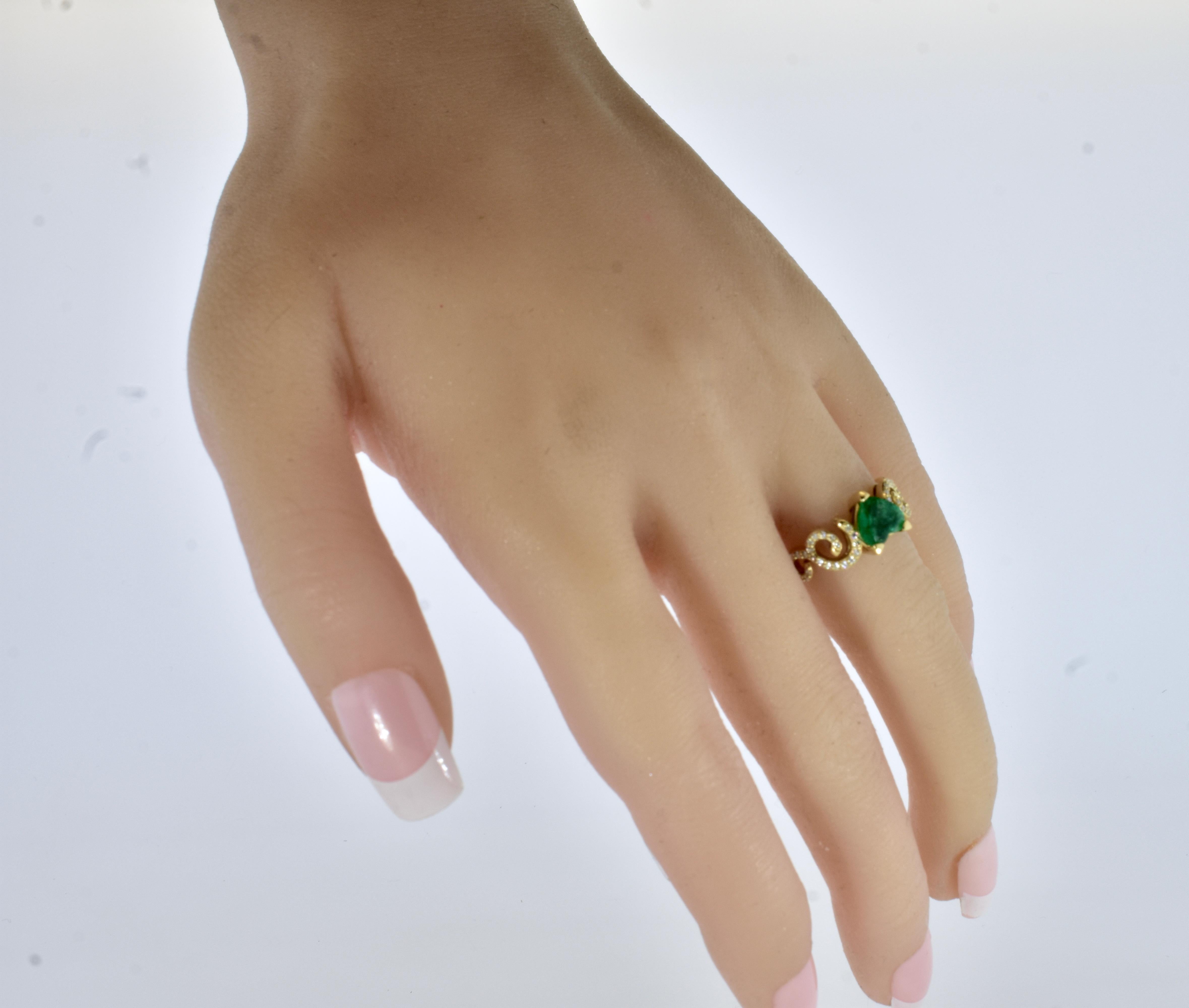 18 yellow gold,  Fine Vivid Green Emerald and White Diamond Contemporary Ring 1