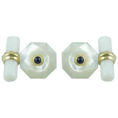 Boutons de manchette en or jaune 18 carats, nacre et saphirs