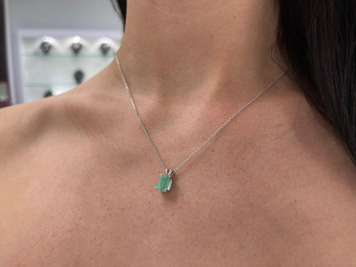 1.80-Carat 14K Real Green Emerald Cut Classic Solitaire Gold Pendant In New Condition For Sale In Jupiter, FL