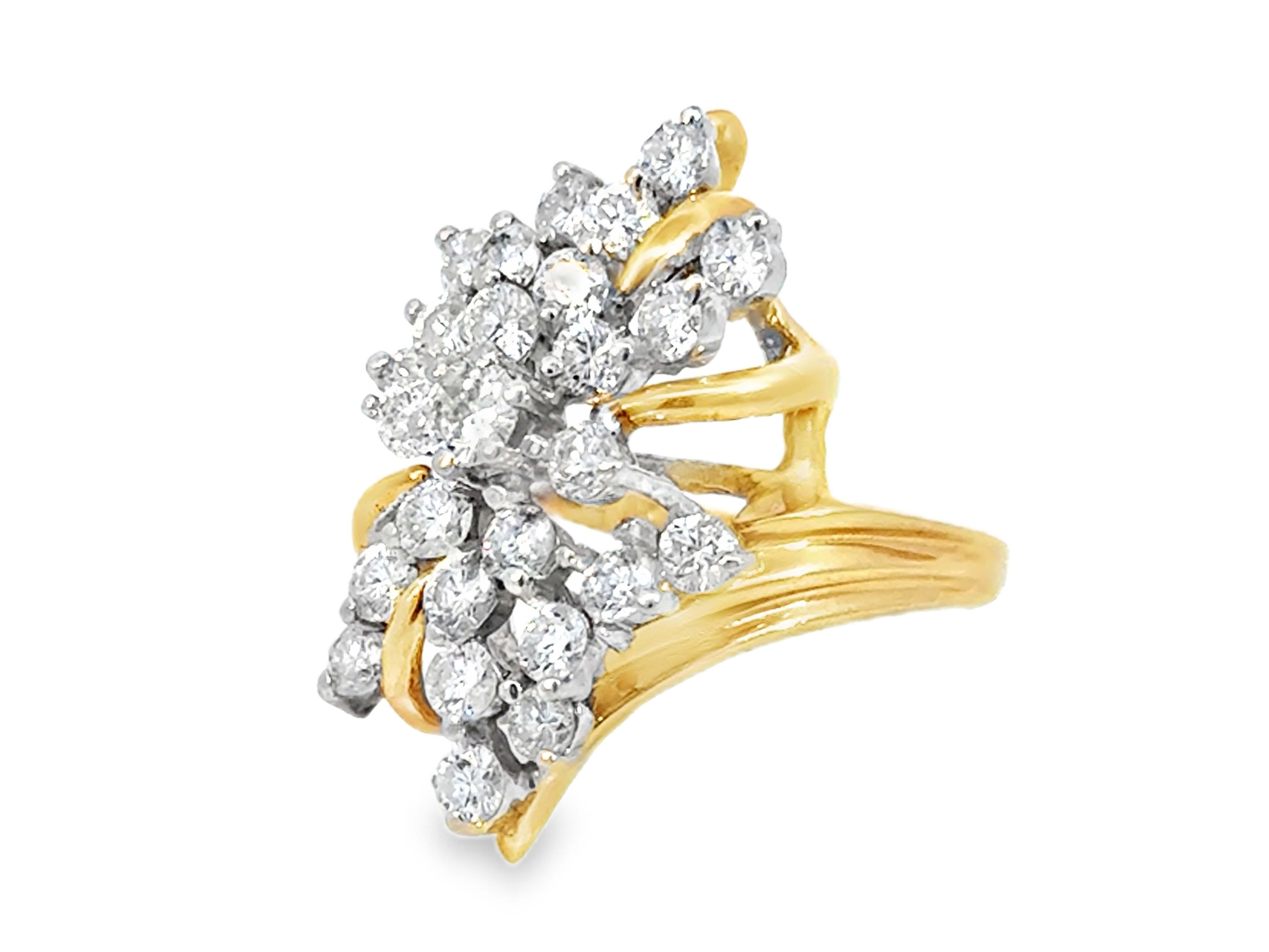 Anello a grappolo con diamanti taglio Brilliante da 1,80 carati in oro giallo 14K In condizioni ottime in vendita a Honolulu, HI