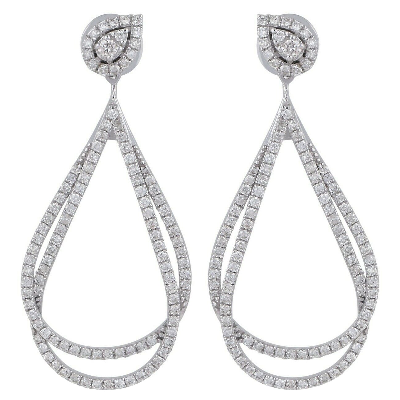 Boucles d'oreilles en or 18 carats avec diamant de 1,80 carat en vente