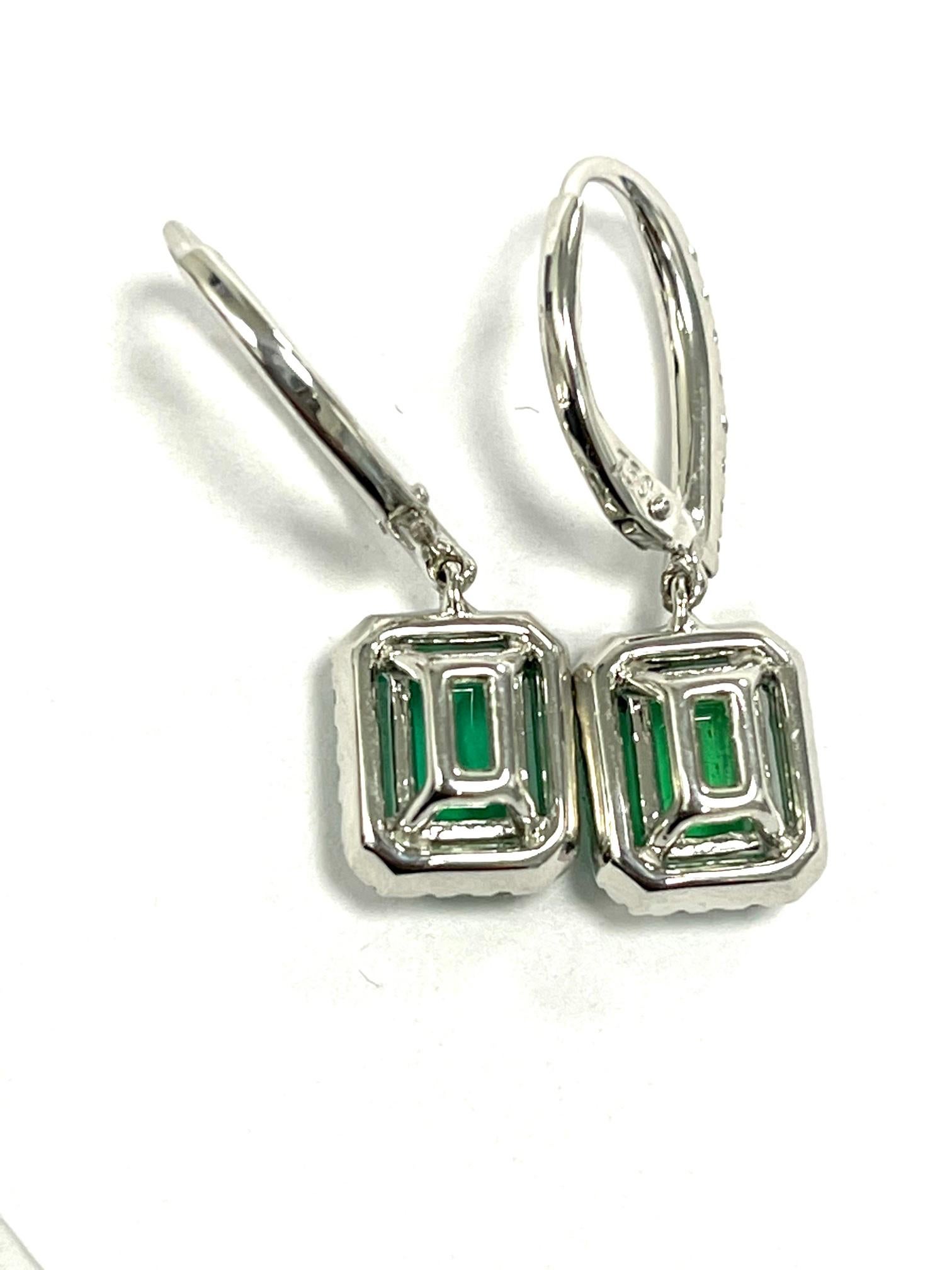1.80 Carat Emerald Diamond Dangle Earrings In New Condition In New York, NY