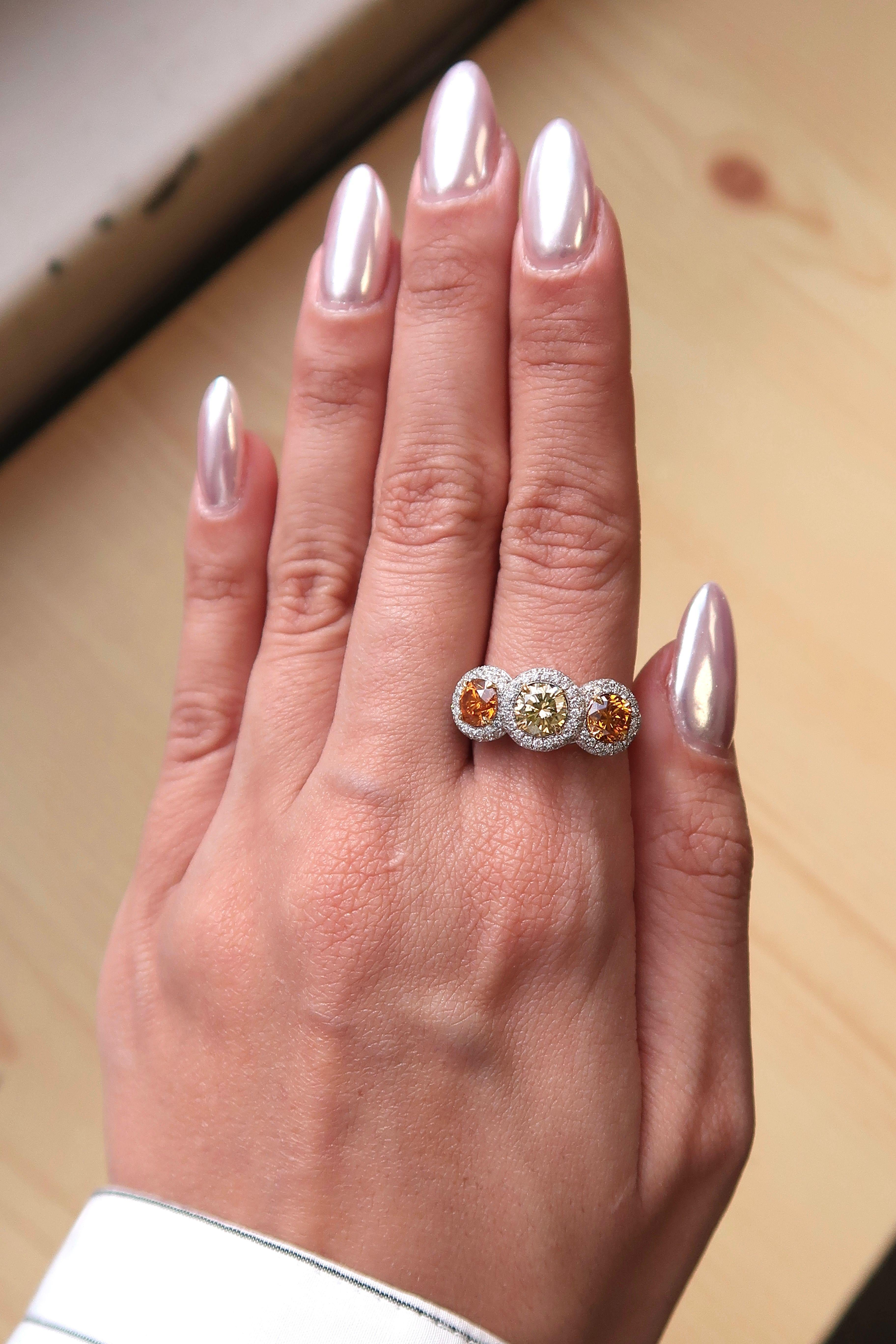 1,80 Karat Fancy Deep Yellow-Orange & Brownish-Yellow Diamond 18k Gold Ring GIA. im Zustand „Neu“ im Angebot in New York, NY