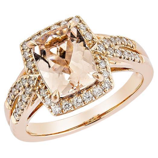 1,80 Karat Morganit Fancy Ring aus 18 Karat Roségold mit weißem Diamant.    im Angebot