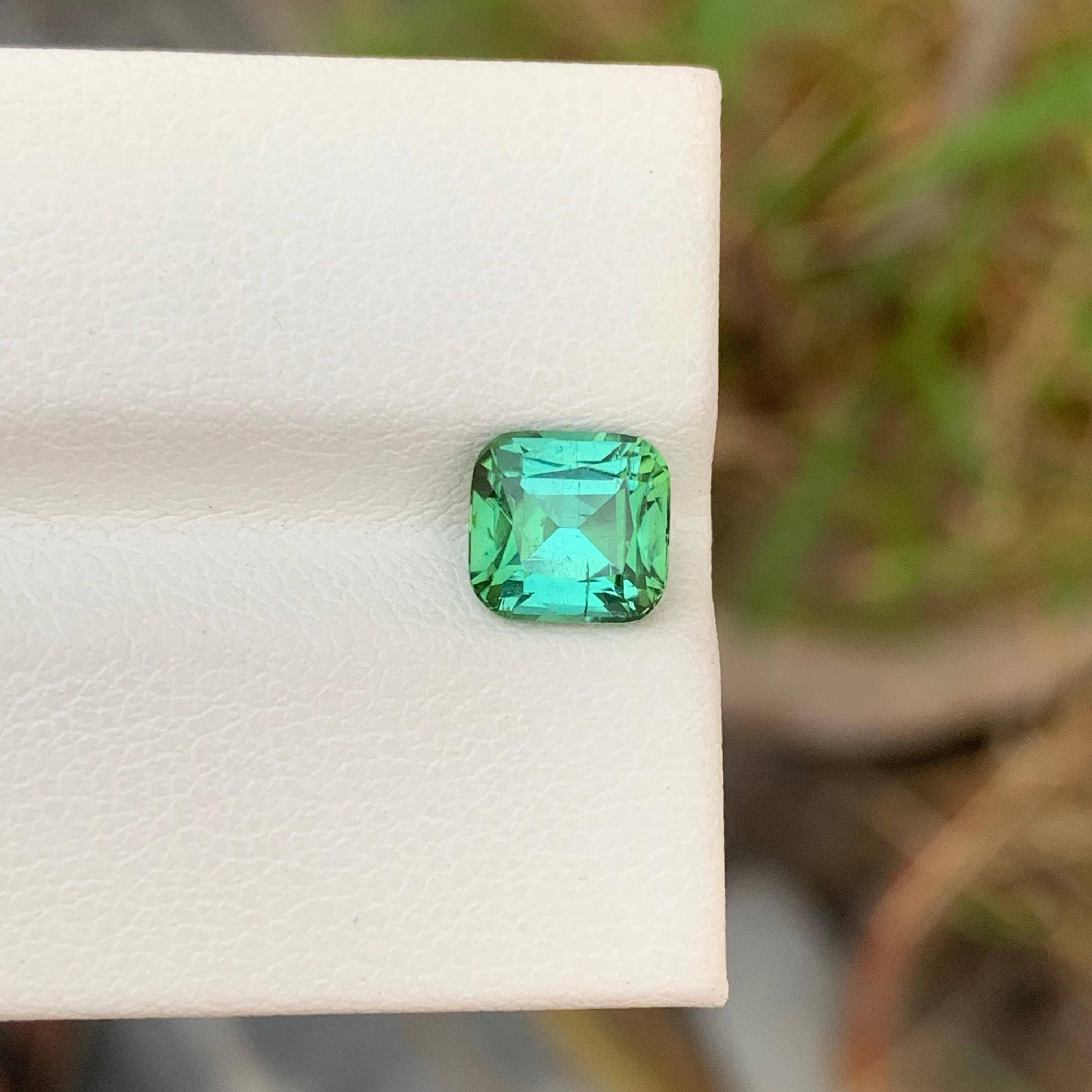 1.80 carati di tormalina blu-verde naturale sfusa a forma di cuscino In condizioni Nuovo in vendita a Peshawar, PK