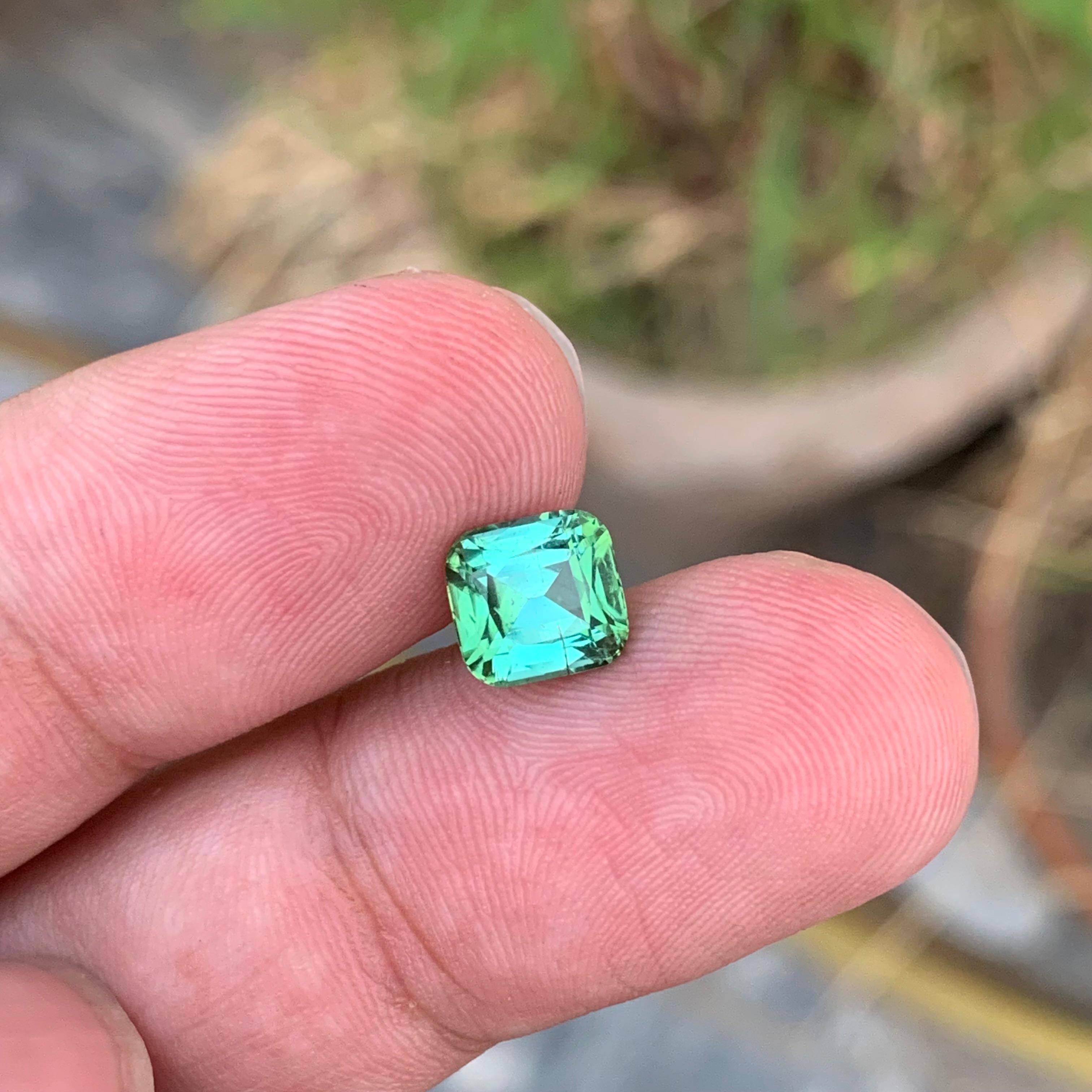 1.80 carati di tormalina blu-verde naturale sfusa a forma di cuscino in vendita 3