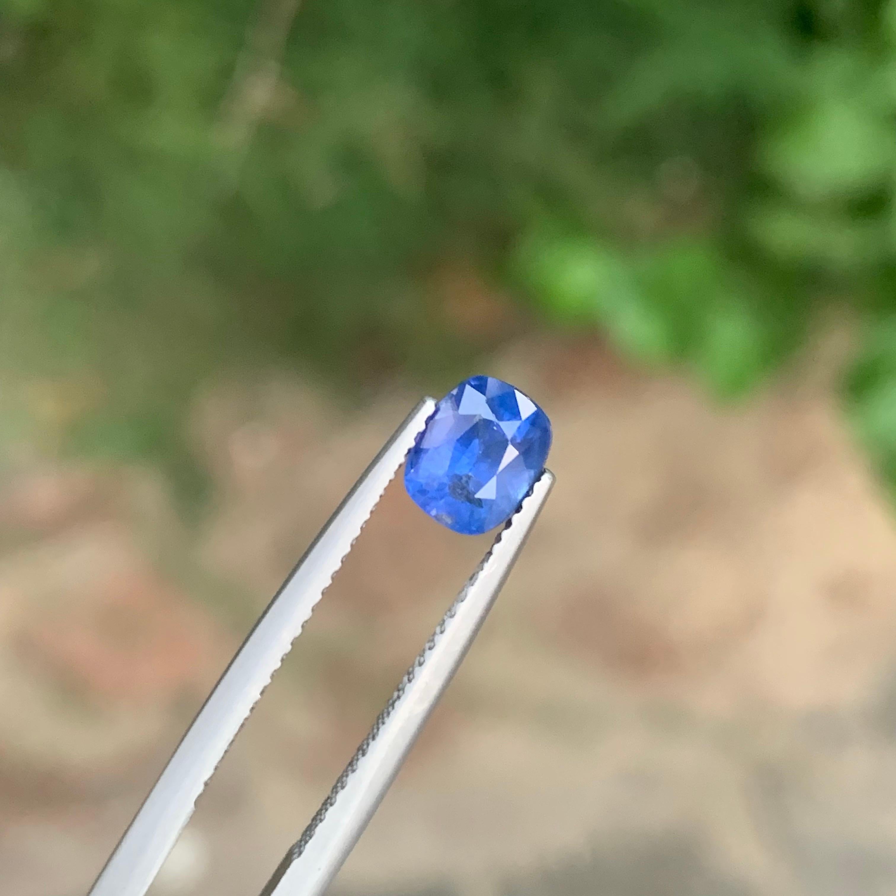 1.80 Karat natürlicher loser blauer Saphir Kissenform Edelstein für Damen oder Herren im Angebot