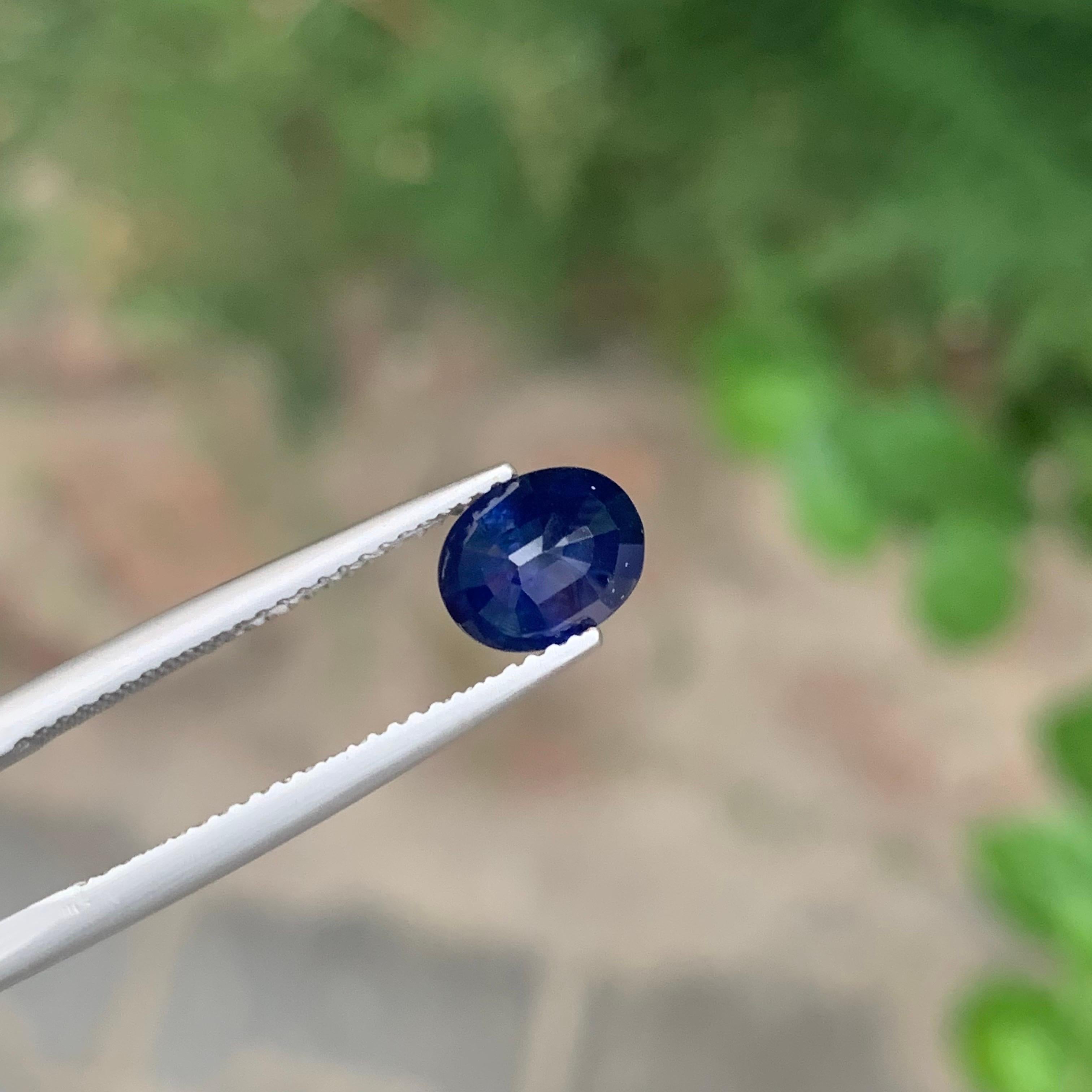 1.80 Karat natürlicher loser blauer Saphir Ovalform Edelstein für Damen oder Herren im Angebot
