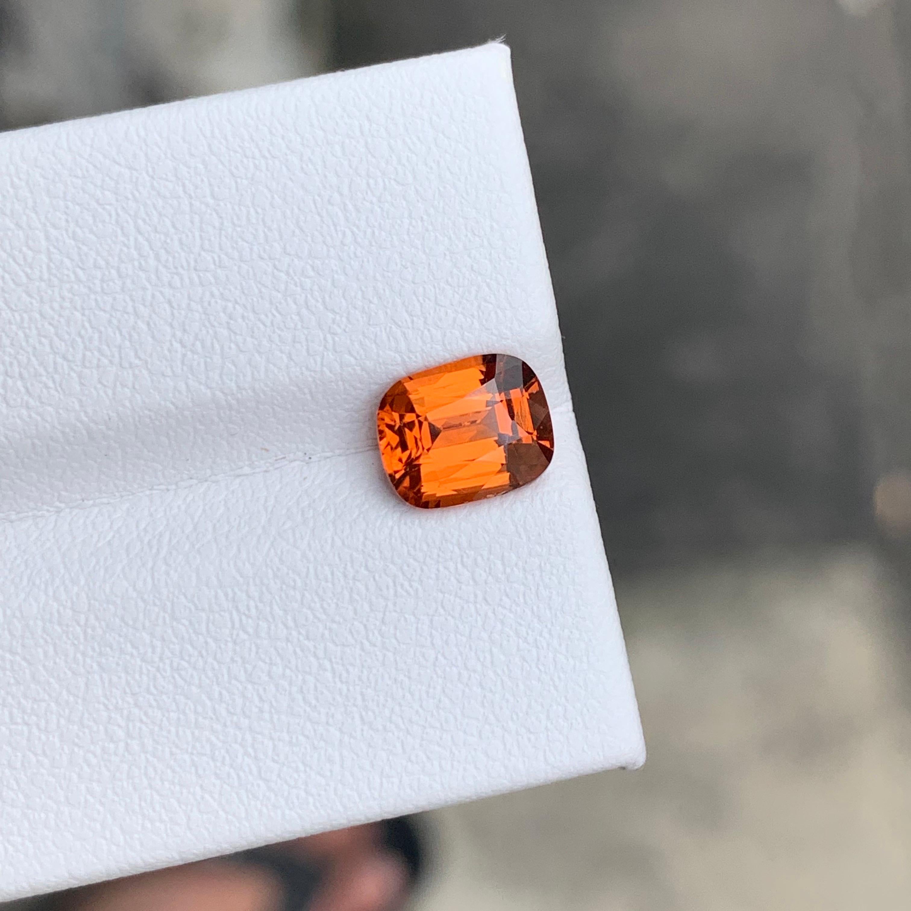 1,80 carati di granato naturale sfuso a forma di cuscino in vendita 2