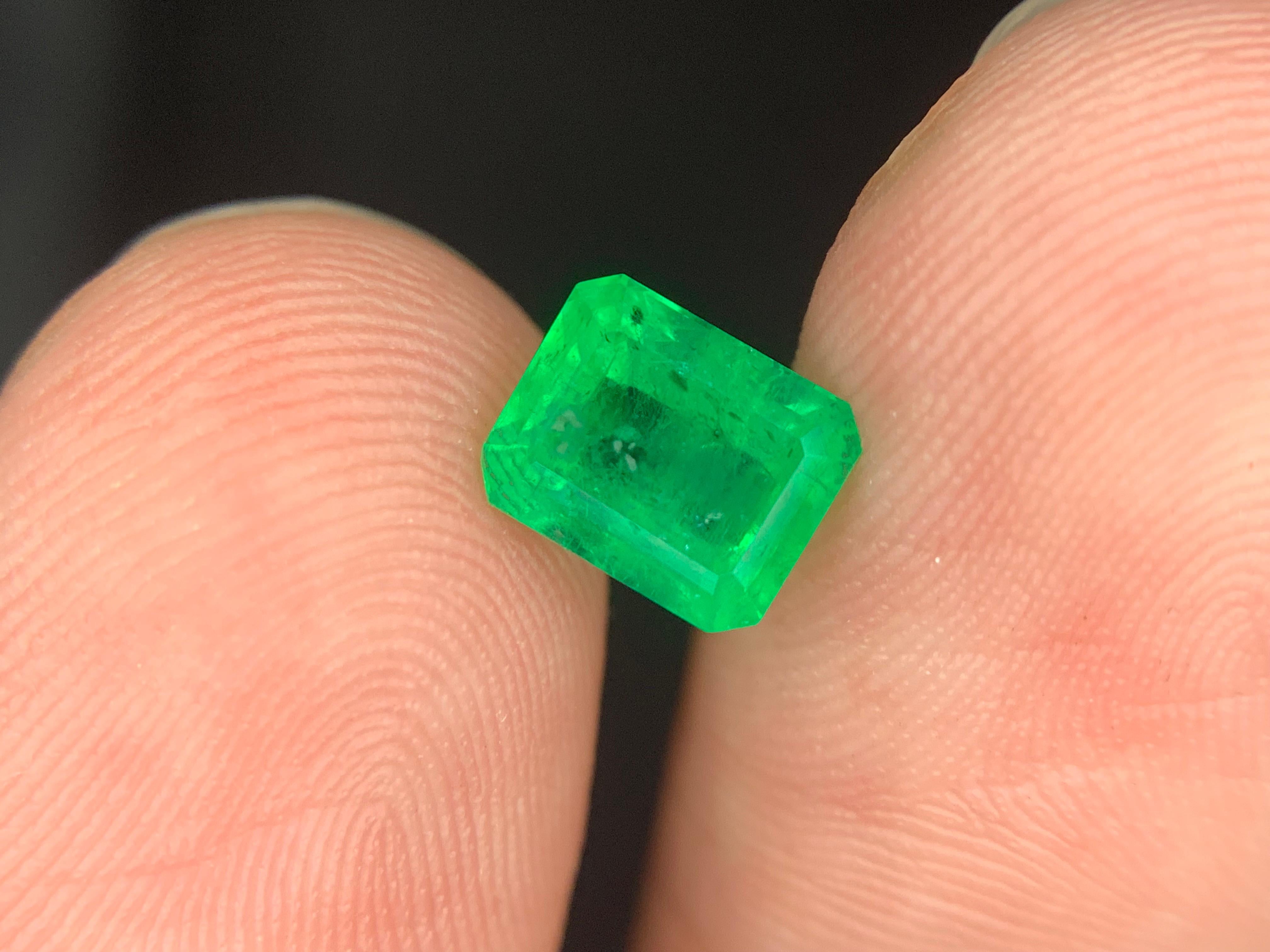 1.80 Karat natürlicher loser Smaragd Edelstein aus Swat, Pakistan (Smaragdschliff) im Angebot