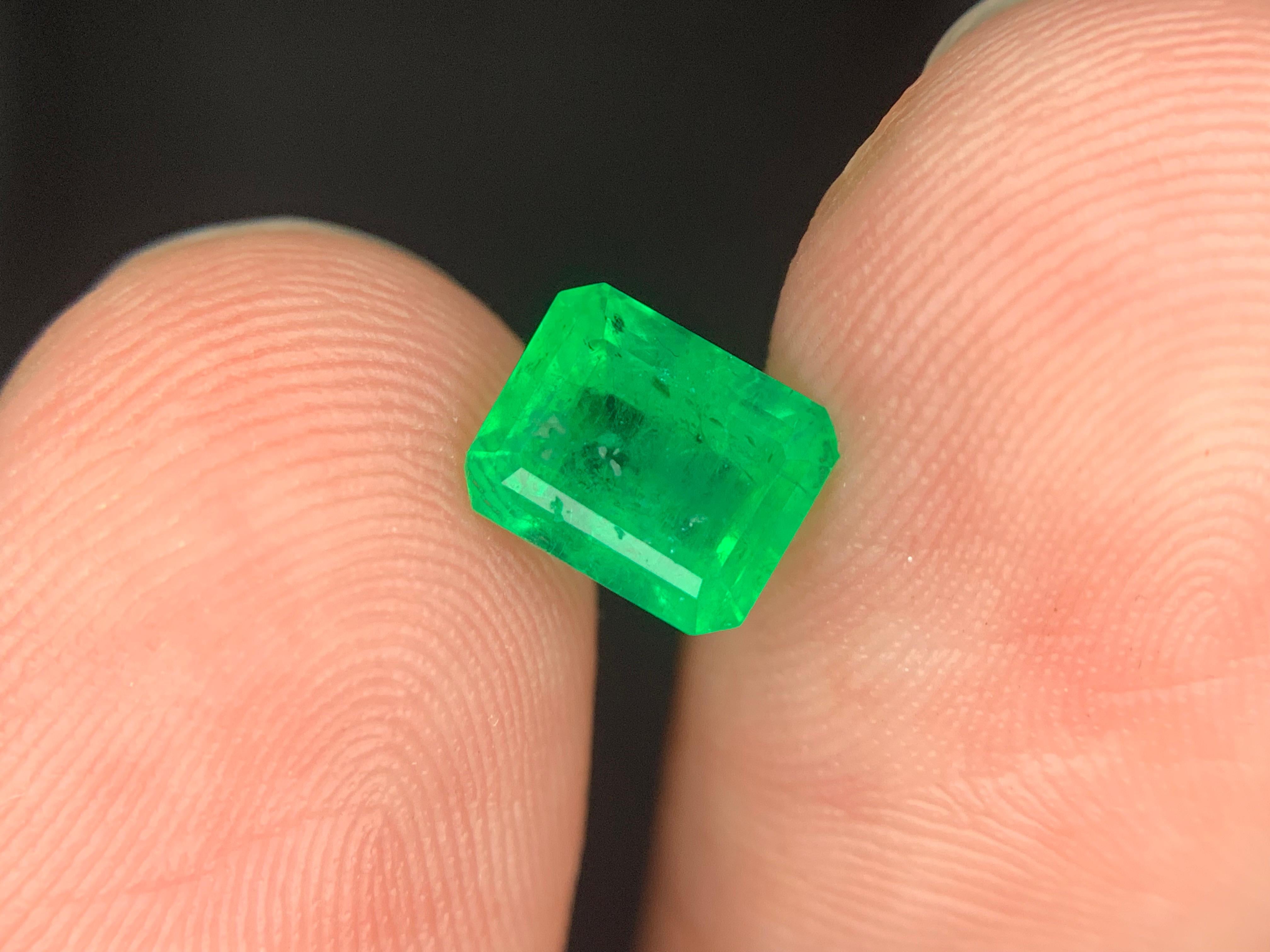 1.80 Karat natürlicher loser Smaragd Edelstein aus Swat, Pakistan für Damen oder Herren im Angebot