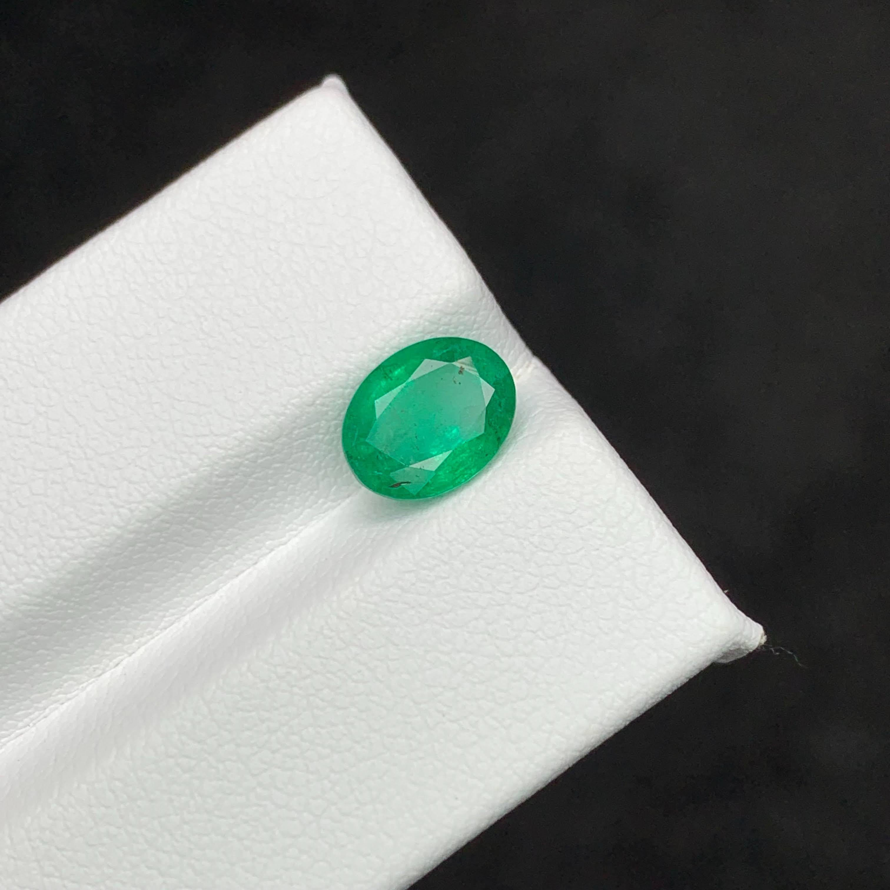 da uomo o donna 1,80 carati di pietra naturale di smeraldo verde sciolta con taglio ovale dallo Zambia in vendita
