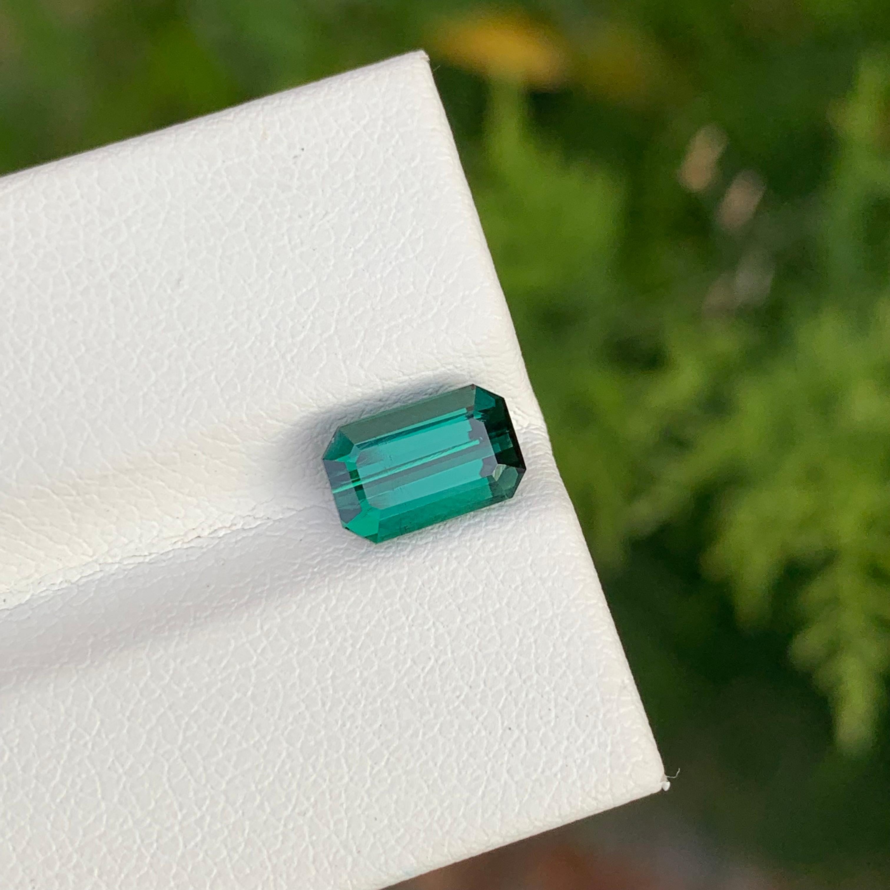 1,80 Karat natürlicher loser grüner Lagoon-Turmalin in Smaragdform für Ring (Arts and Crafts) im Angebot