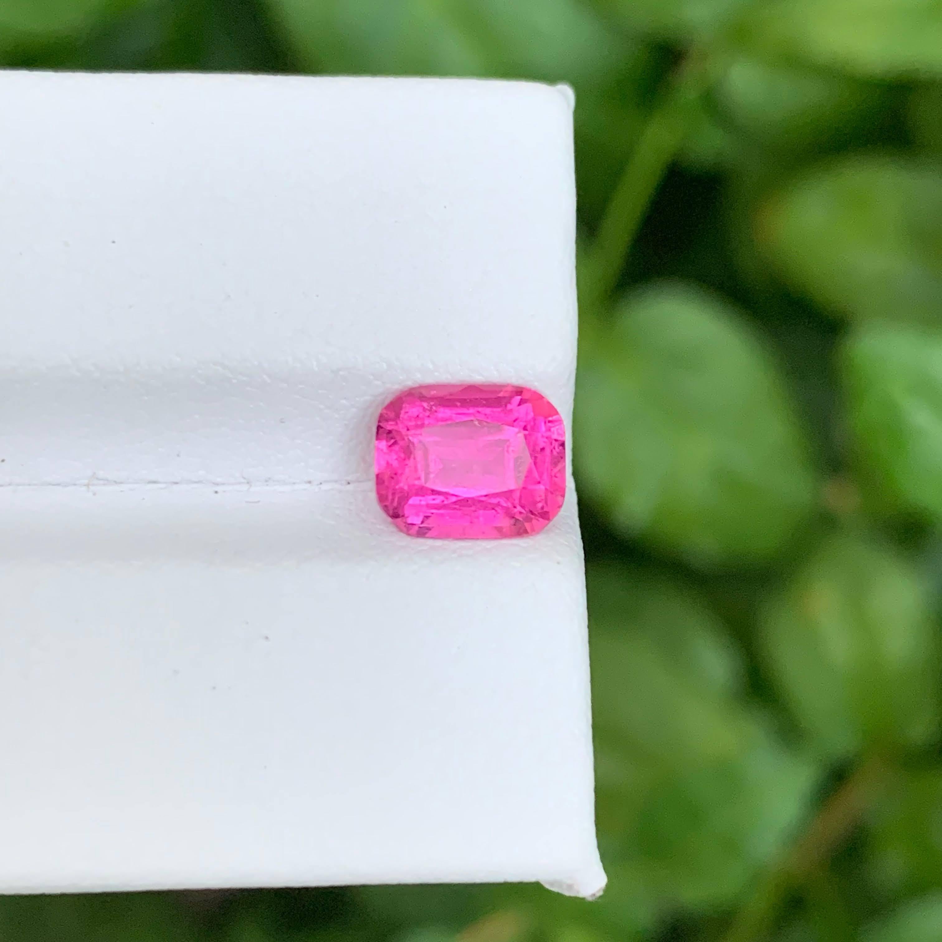 1,80 carati di tormalina rosa calda naturale sfusa con taglio a cuscino Gemma afgana in vendita 2