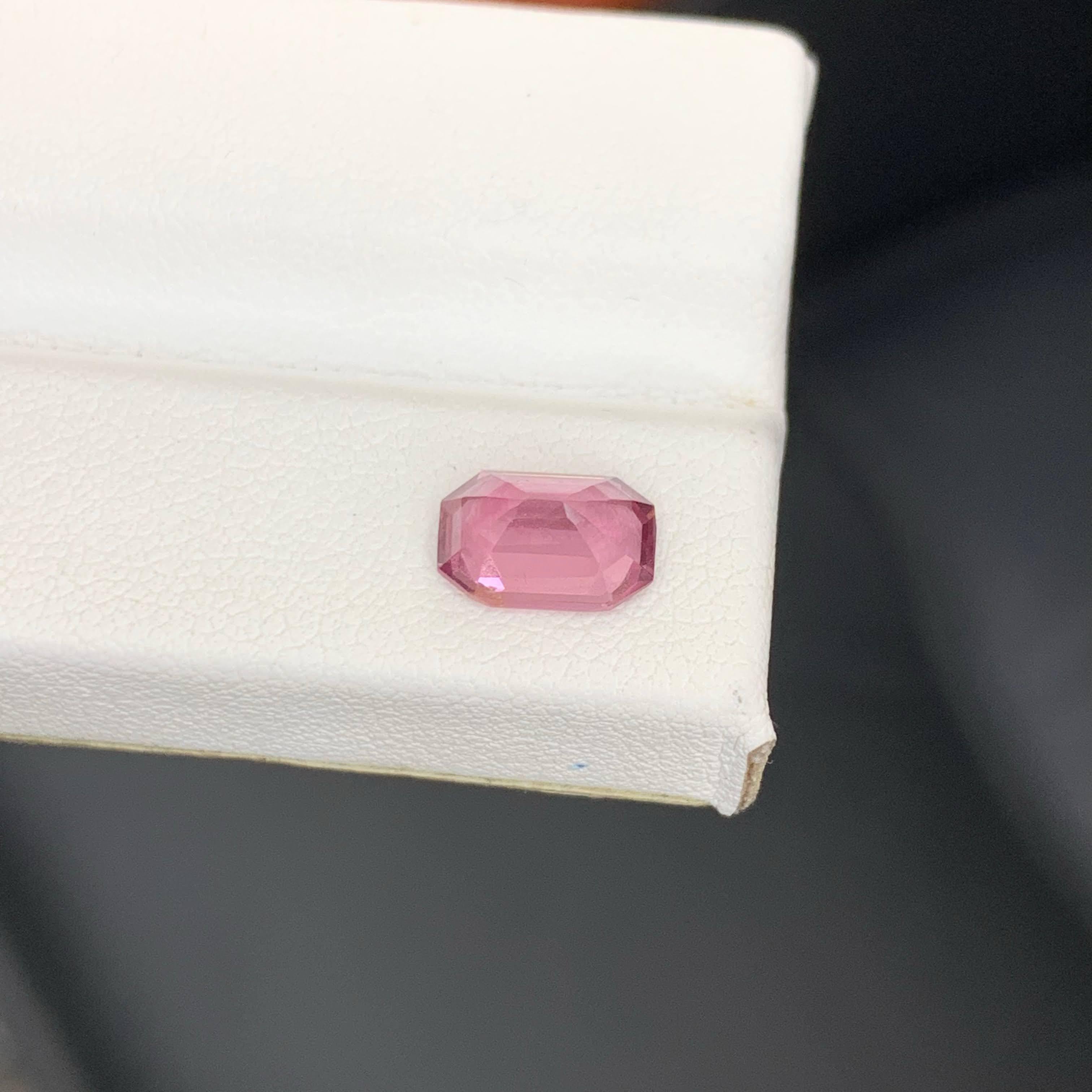 1,80 Karat natürlicher loser rosa Spinell Stein Smaragdschliff burmesischer Edelstein (Moderne) im Angebot