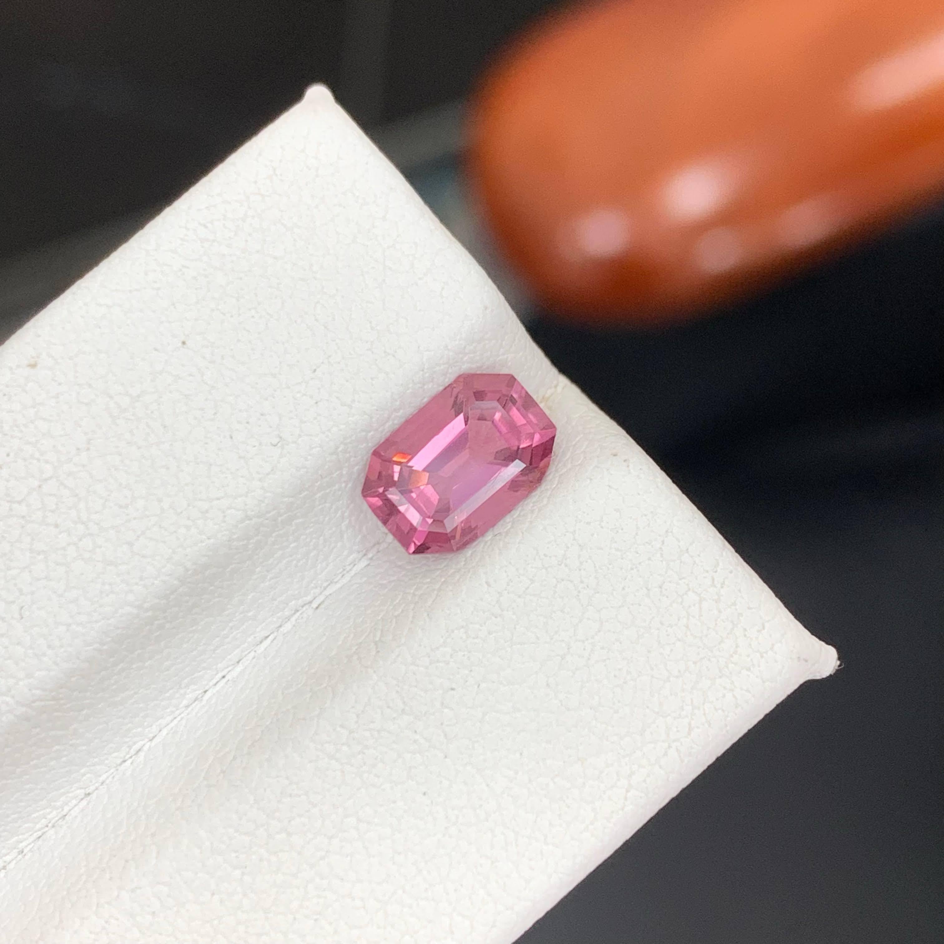 1,80 Karat natürlicher loser rosa Spinell Stein Smaragdschliff burmesischer Edelstein für Damen oder Herren im Angebot