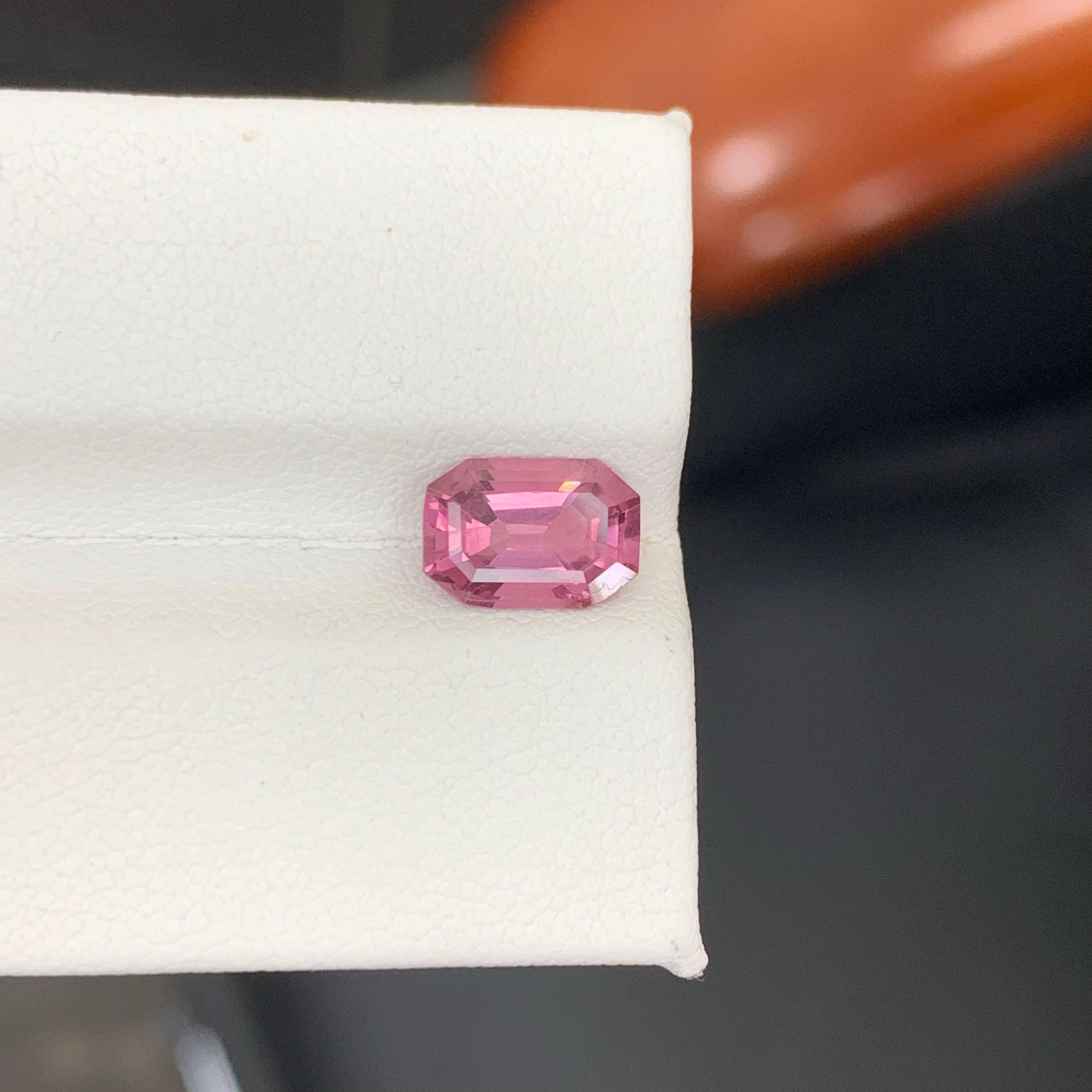 1,80 Karat natürlicher loser rosa Spinell Stein Smaragdschliff burmesischer Edelstein im Angebot 1