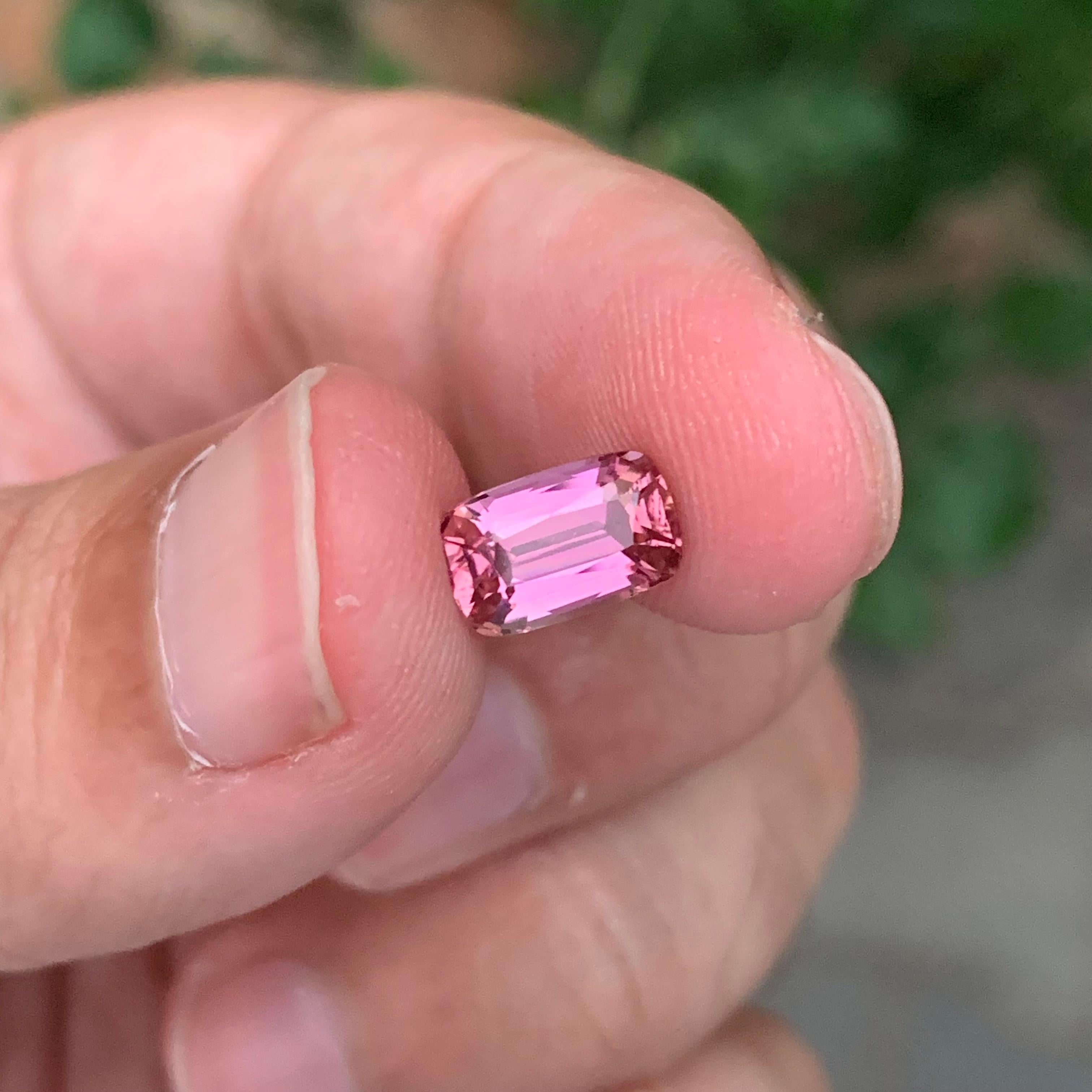 Women's or Men's Stunning 1.80 Carats Natural Loose Pink Tourmaline For Sale