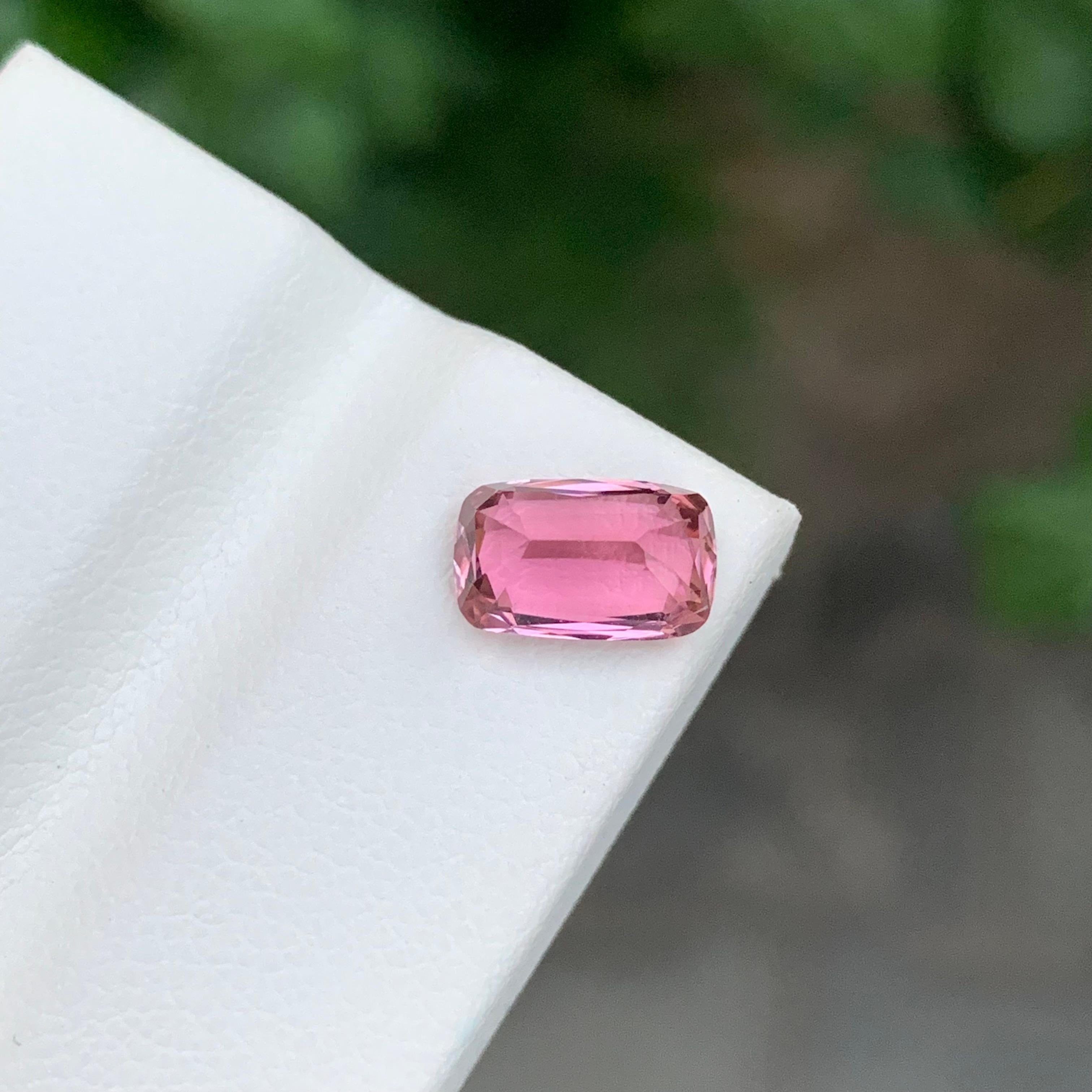 Stunning 1.80 Carats Natural Loose Pink Tourmaline For Sale 2